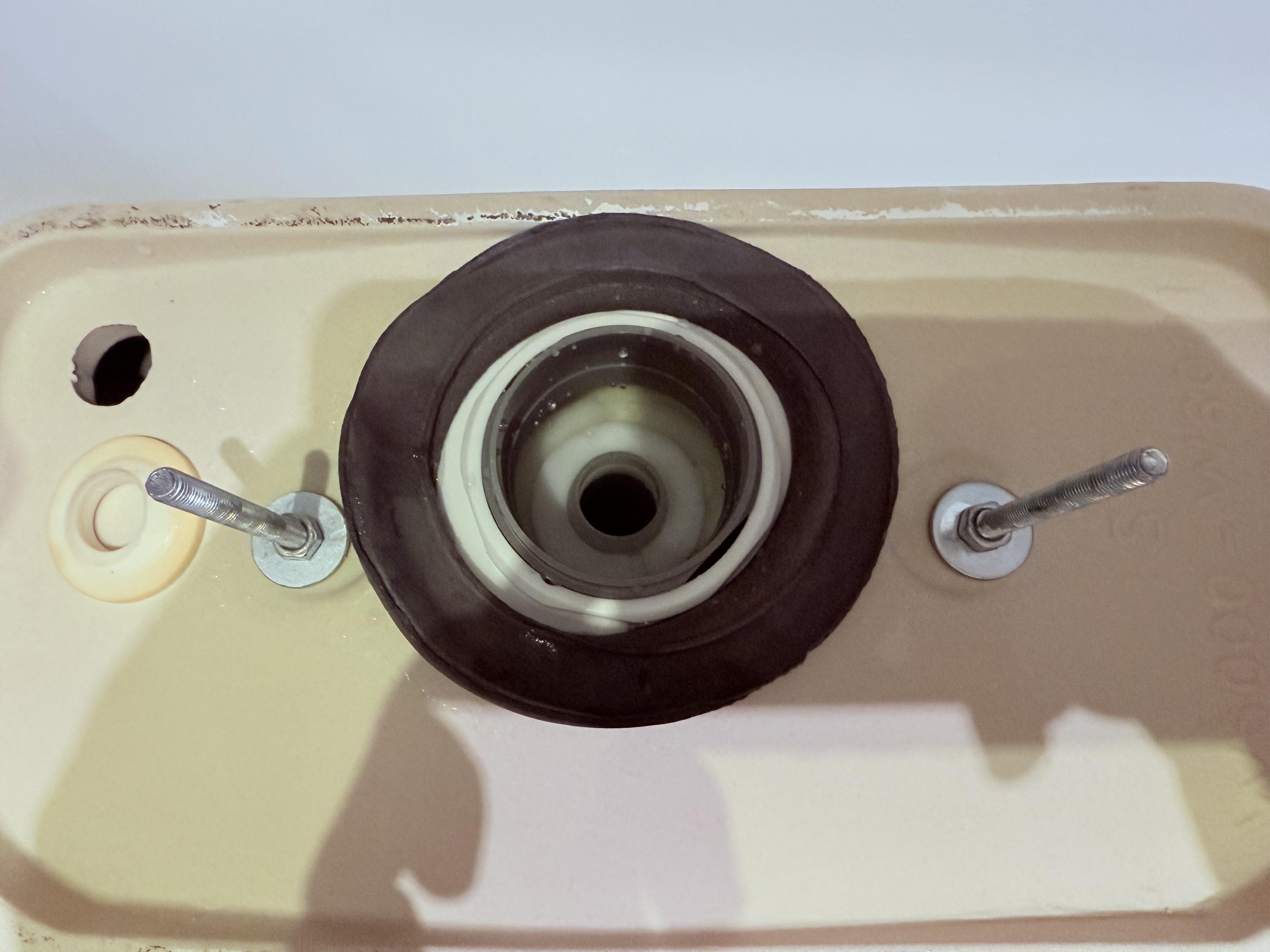 Унитаз-компакт Vidima Sirius W908001 в реальных условиях использования от пользователя Володимир.