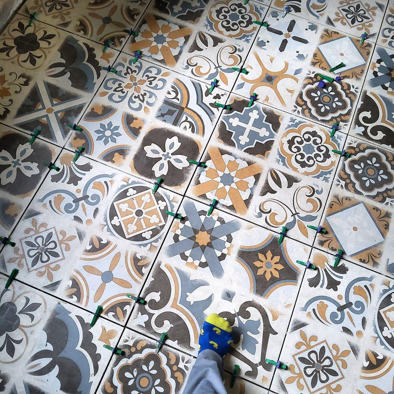 Фото: Плитка Allore Group Kompas Patchwork F\DEC P NR Mat 47x47 см, отправлено пользователем Роман Плитка Allore Group Kompas Patchwork F\DEC P NR Mat 47x47 см в реальных условиях использования от пользователя Роман.