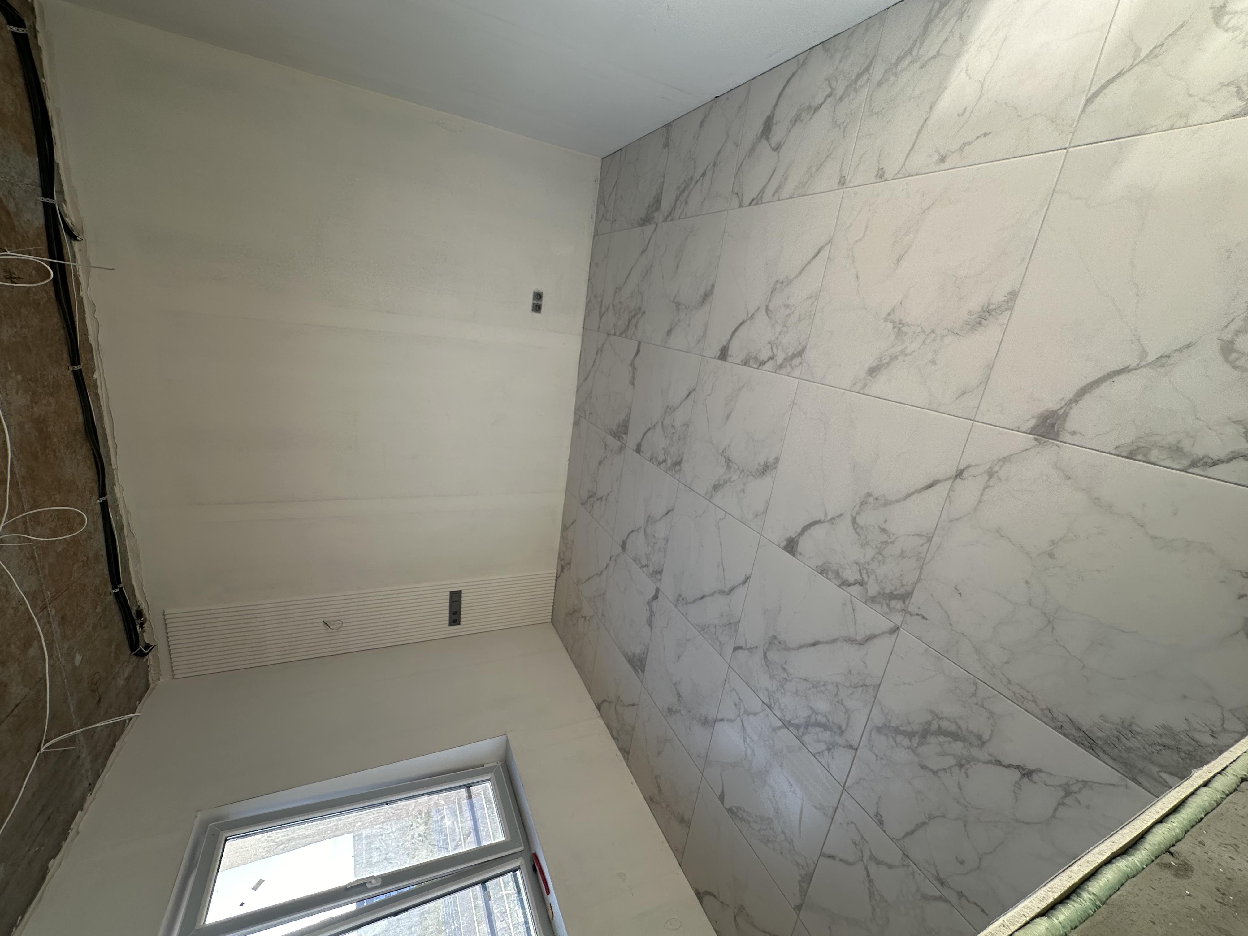 Плитка Golden Tile Calacatta extra white Н90510 60,7x60,7 см у реальних умовах використання від покупця Аллона.