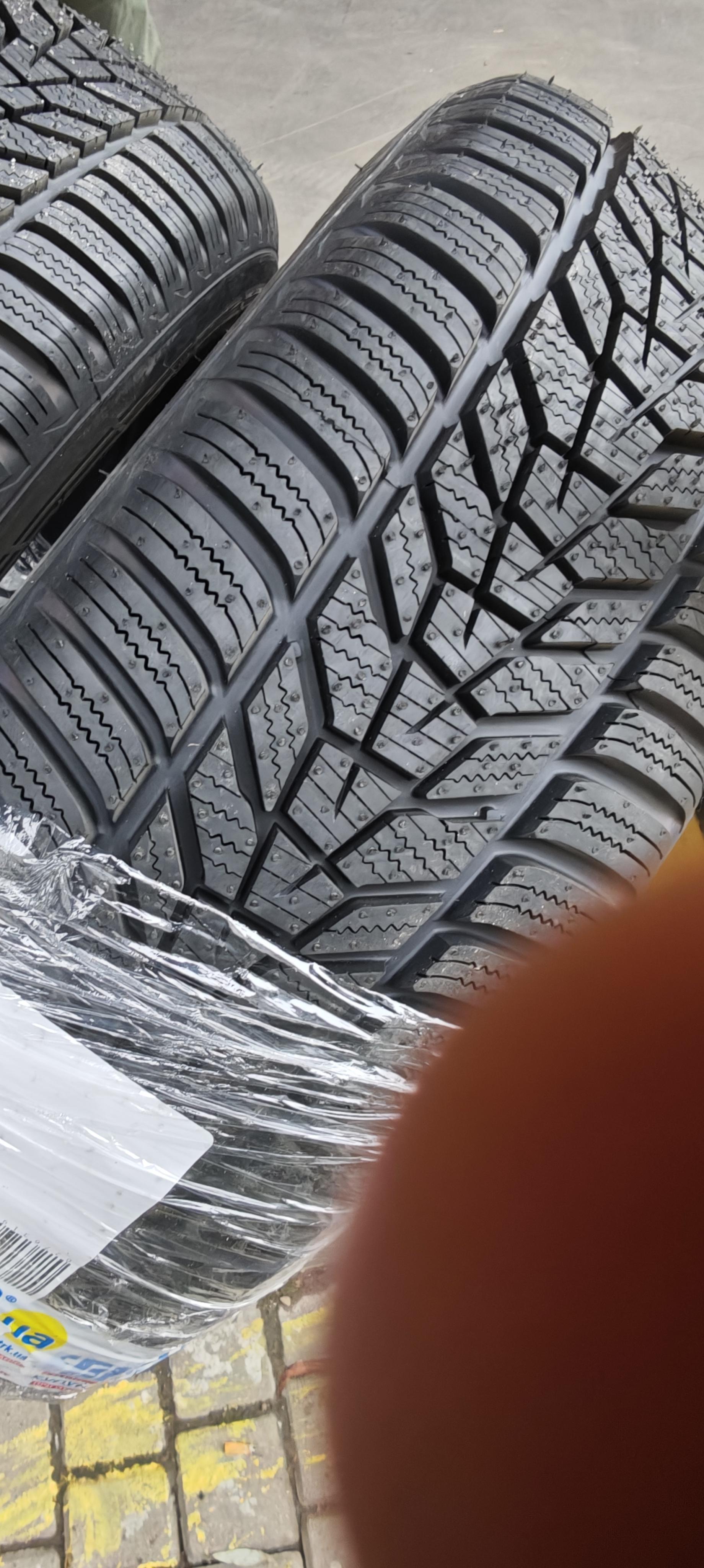 プルプル太郎215／60R17 ᐉ Шина Dunlop Graspic DS3 215/60R17 96 Q нешипована зима • Краща