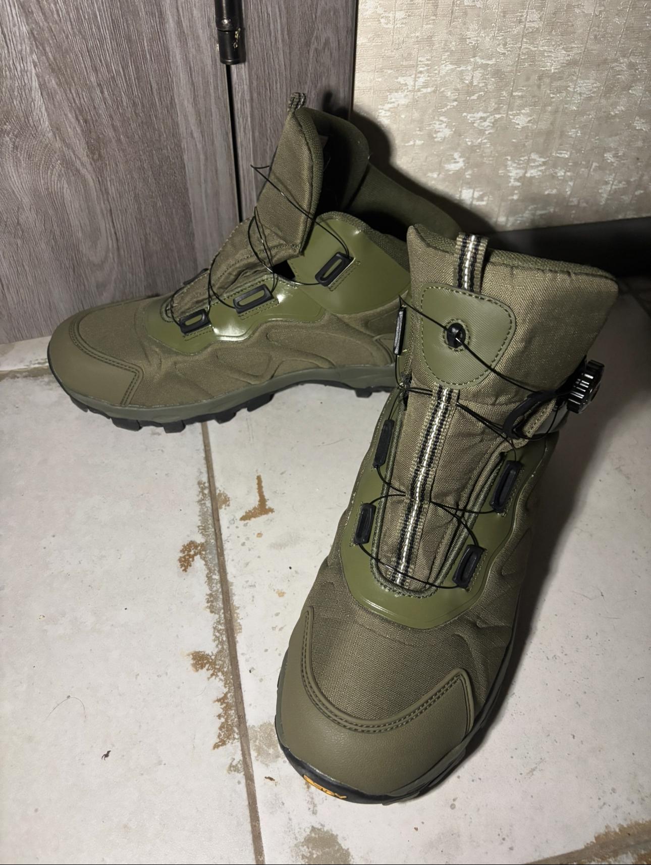 Кроссовки ESDY трекинговые с автошнуровкой SK-10 р.41 оливковые в реальных условиях использования от покупателя Христина.