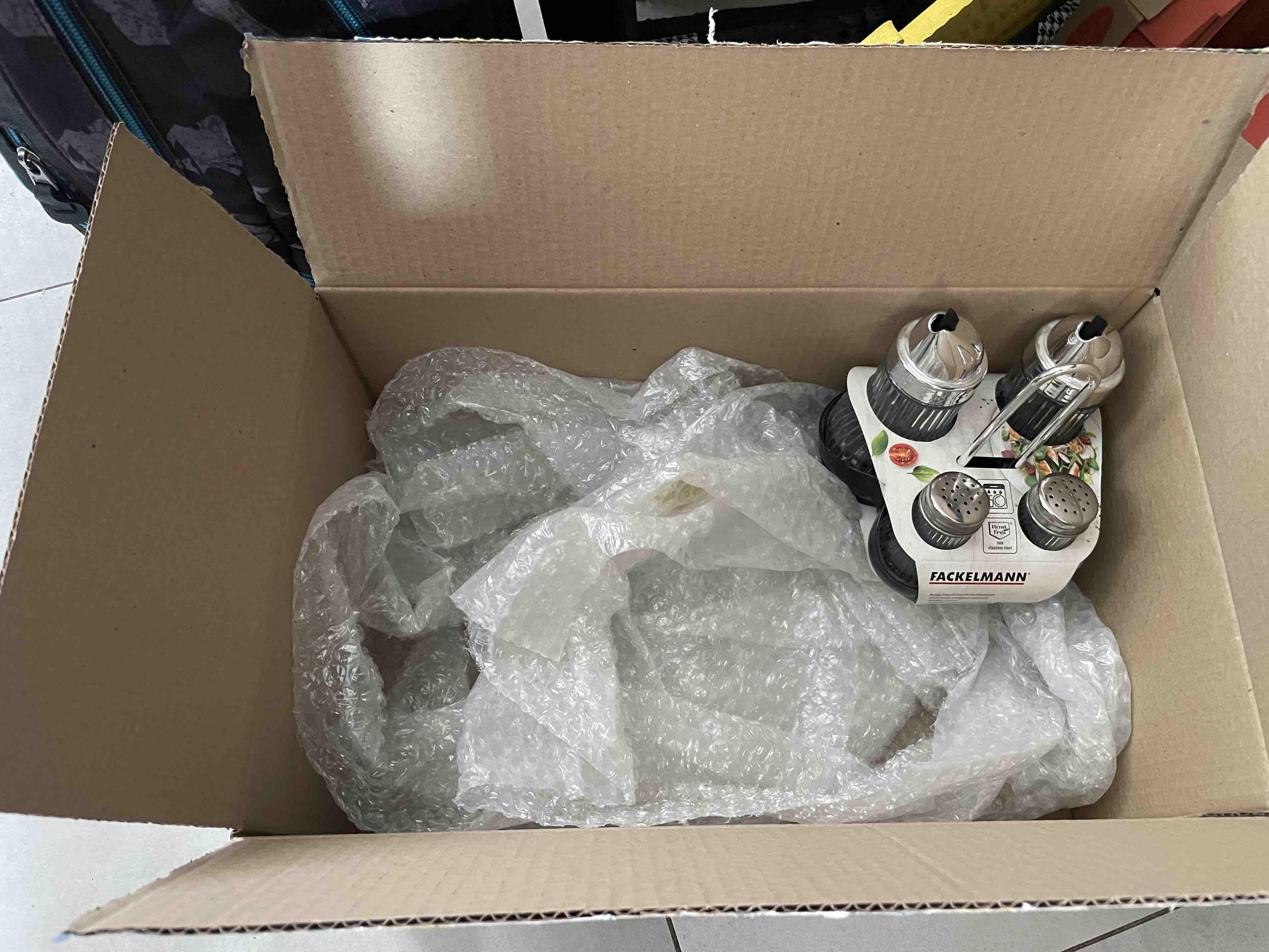 Фото: Набор дозаторов Fackelmann Rubin 46970, отправлено покупателем Дмитро Набор дозаторов Fackelmann Rubin 46970 в реальных условиях использования от покупателя Дмитро.