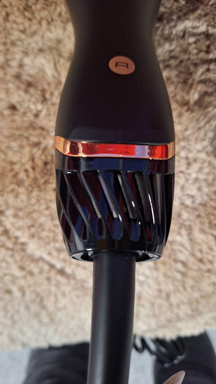 Фен Rowenta Ultimate Experience Air Motion CF8C20E0 в реальных условиях использования от пользователя Віра Гусейнова.