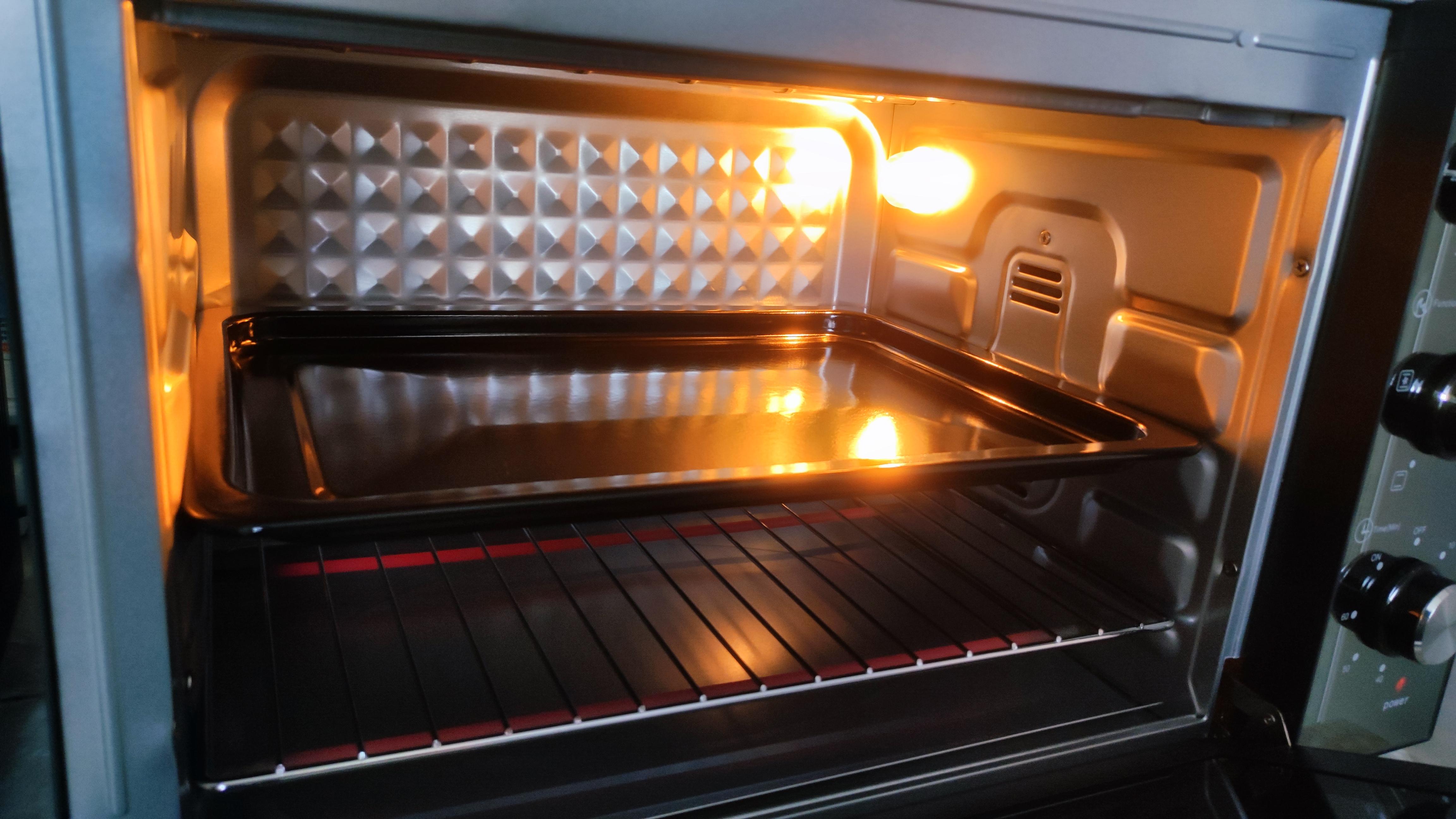 Электрическая печь Castle CPE-45H в реальных условиях использования от пользователя Василь.