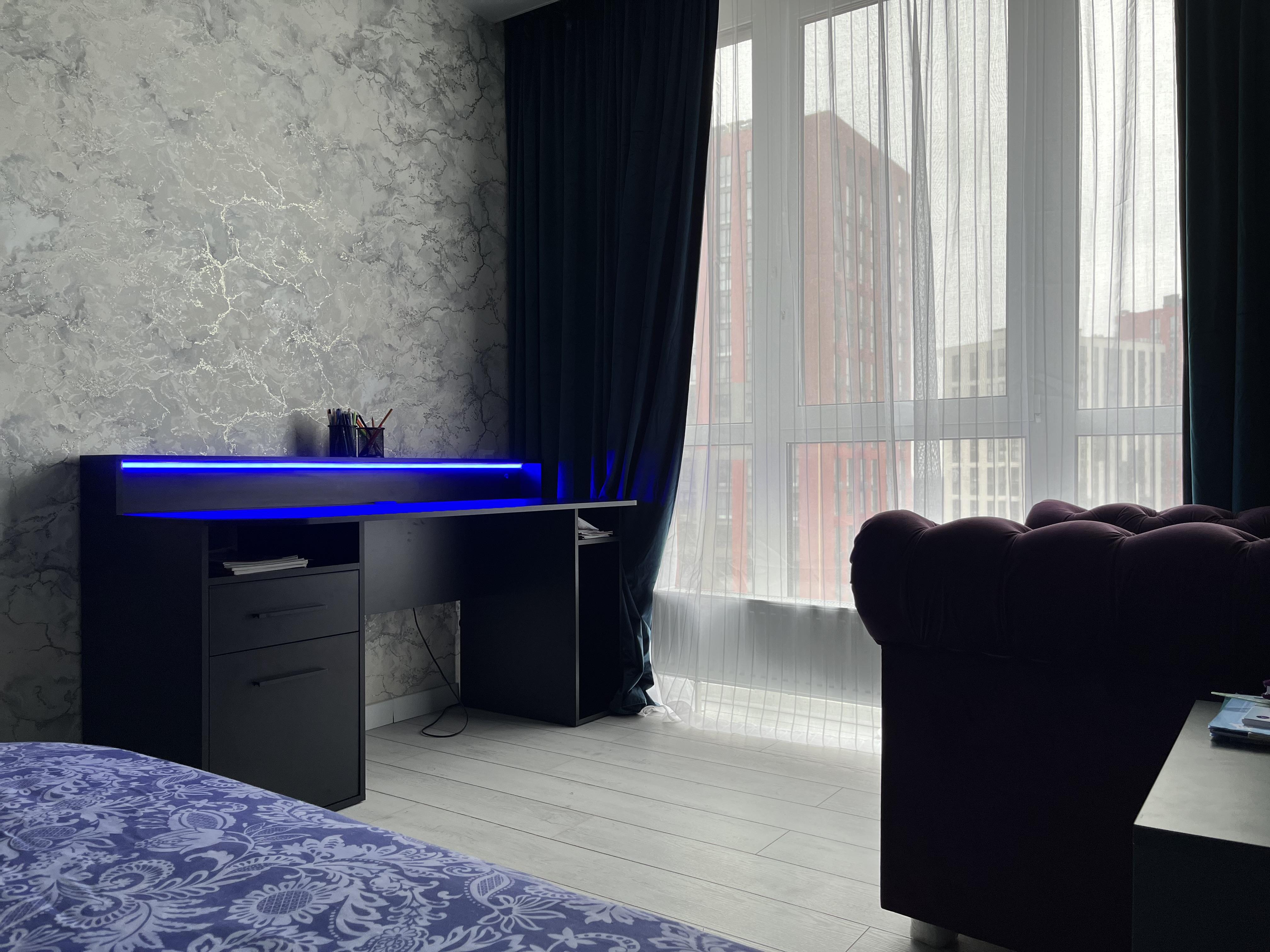 Компьютерный стол с LED подсветкой/шкафчиком и выдвижным ящиком (MS313) в реальных условиях использования от пользователя Наталія.