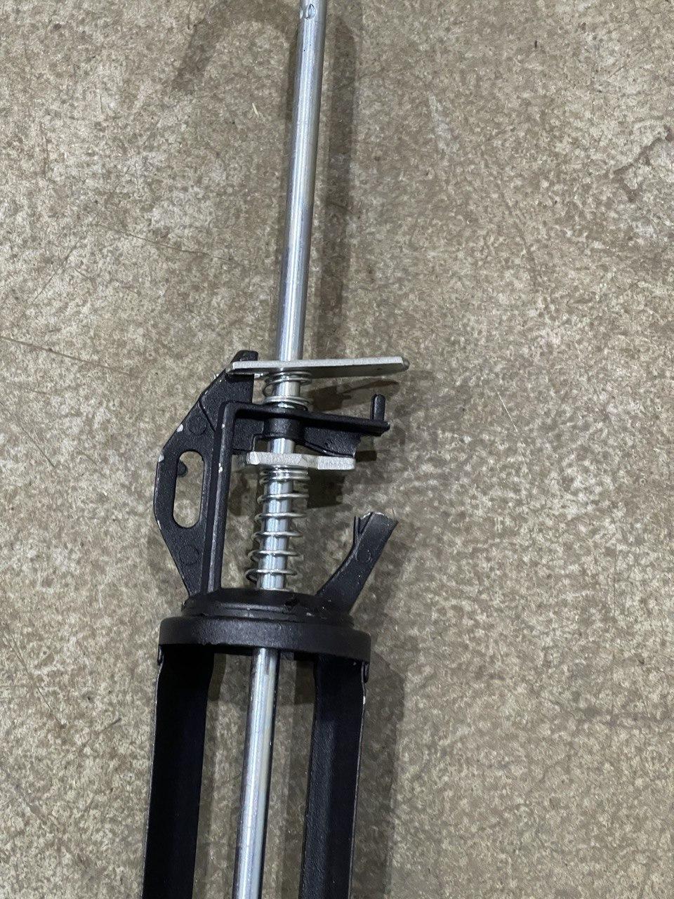 Пистолет для герметика BauGut в реальных условиях использования от пользователя Антон.