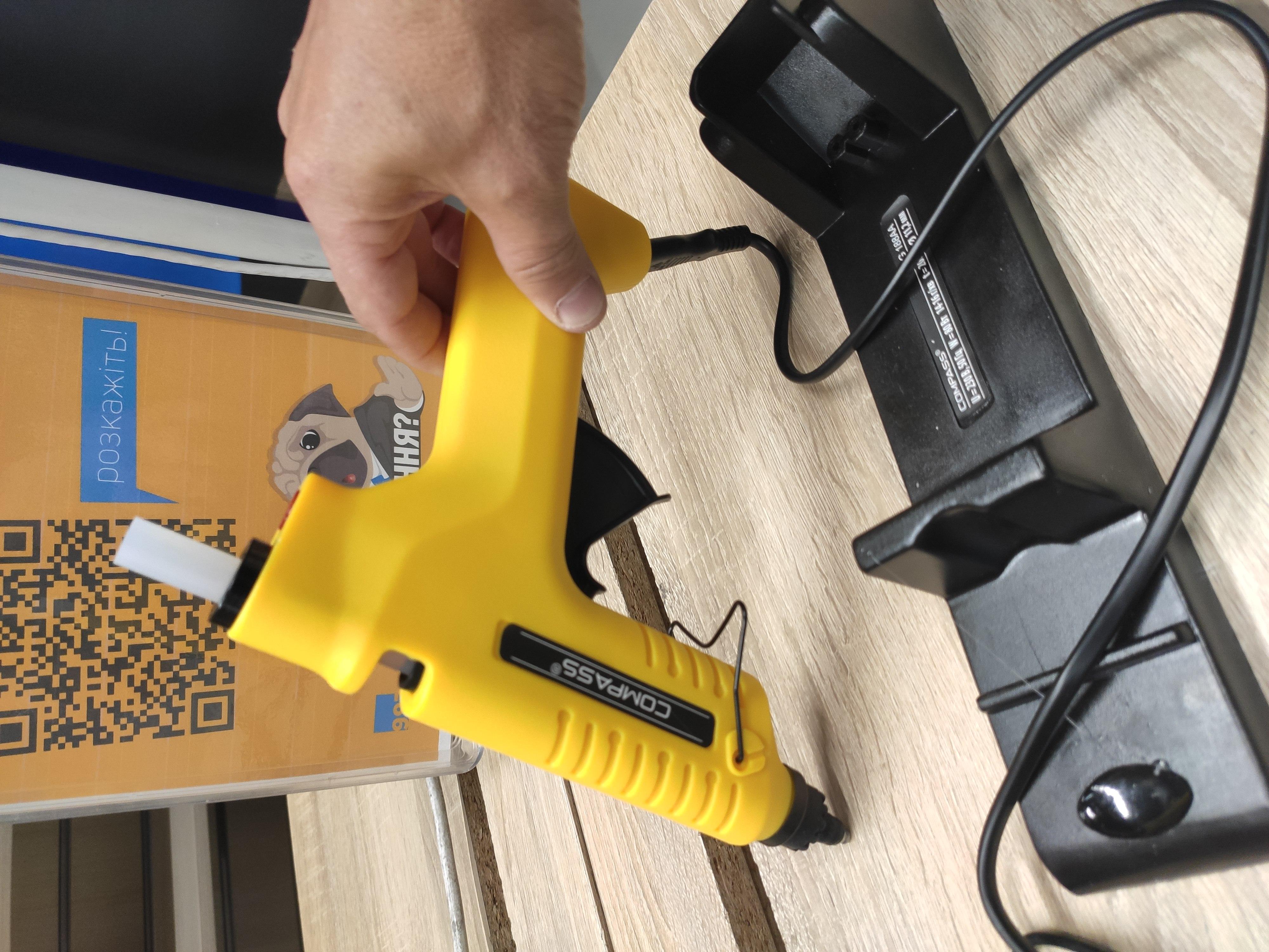 Пистолет клеевой Compass GG188AA 20128016 в реальных условиях использования от покупателя Олексій.