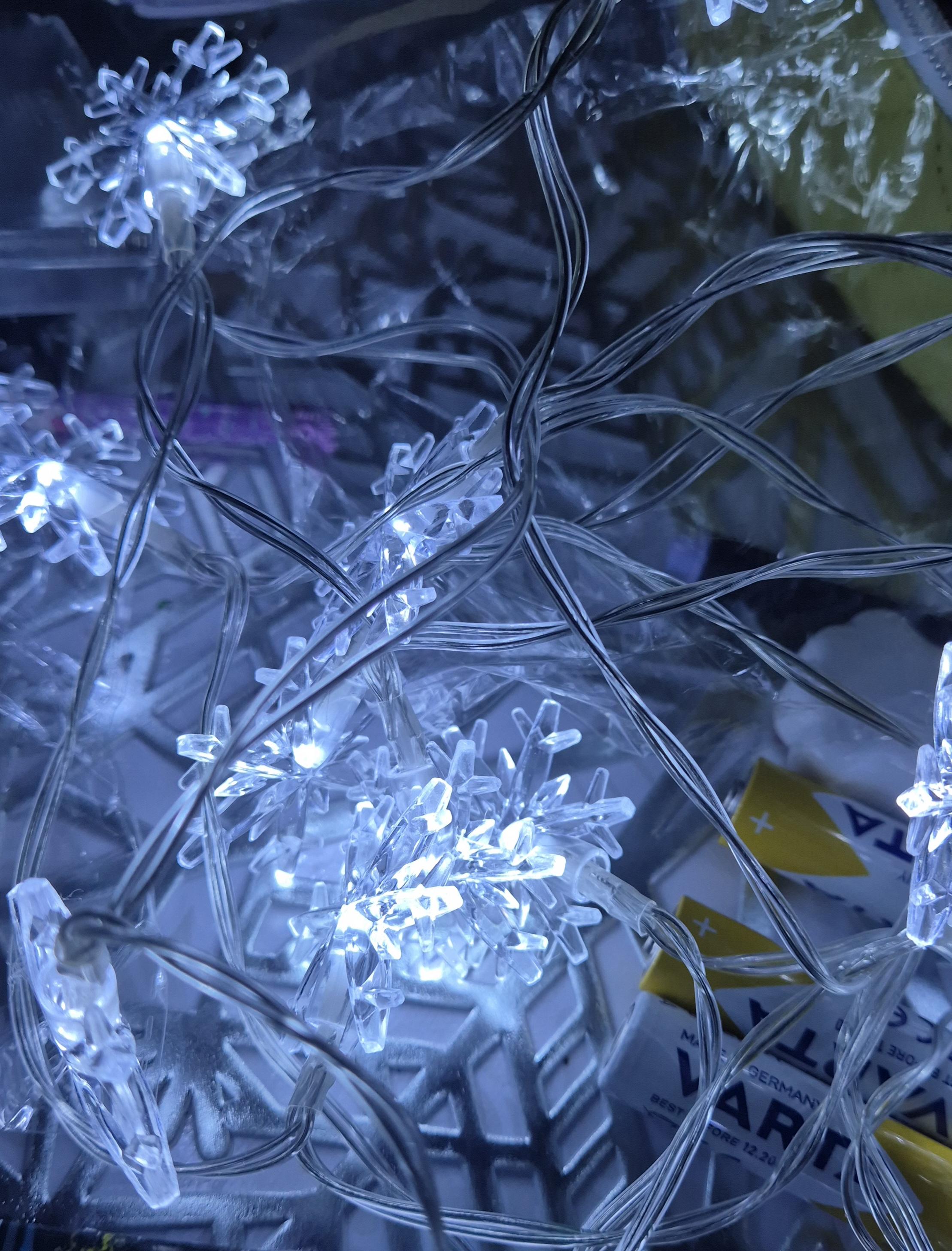 Гірлянда світлодіодна Сніжинки 3 м на батарейках (2392547495) у реальних умовах використання від покупця Ганна.
