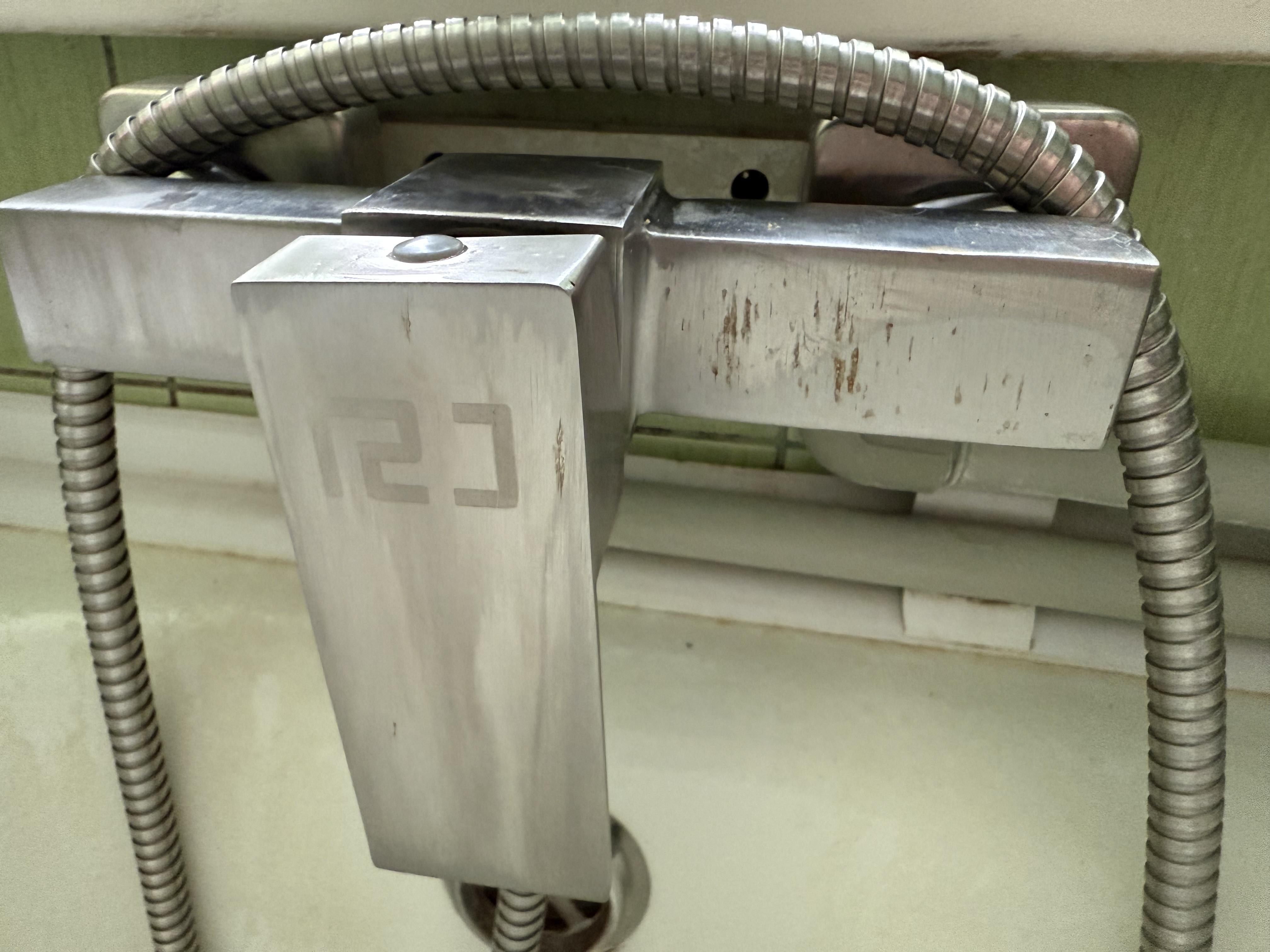 Змішувач для душу RJ Cube S RBSS201-5 у реальних умовах використання від користувача Юлія.