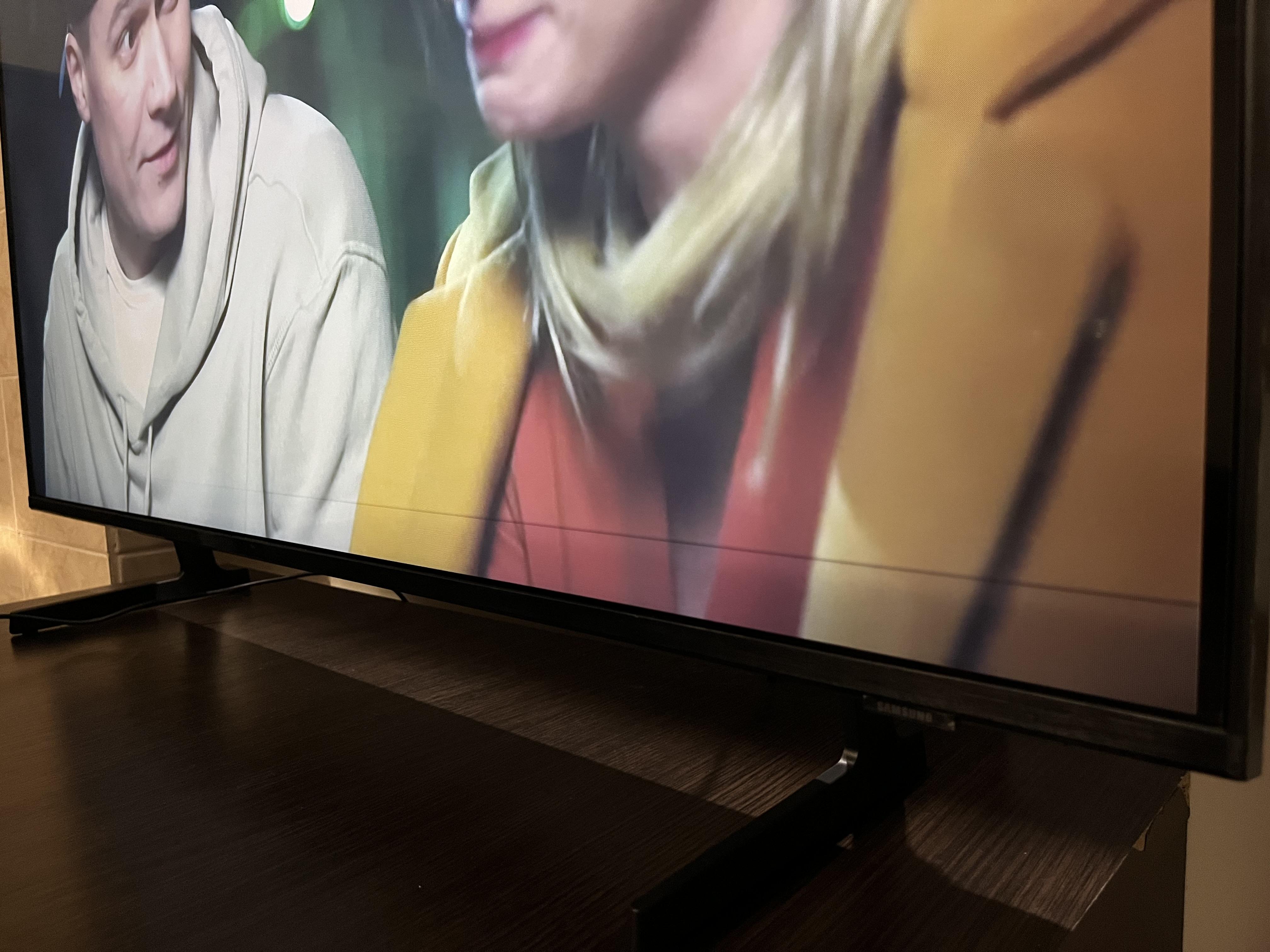 Телевізор Samsung UE43DU7100UXUA у реальних умовах використання від користувача Ірина.