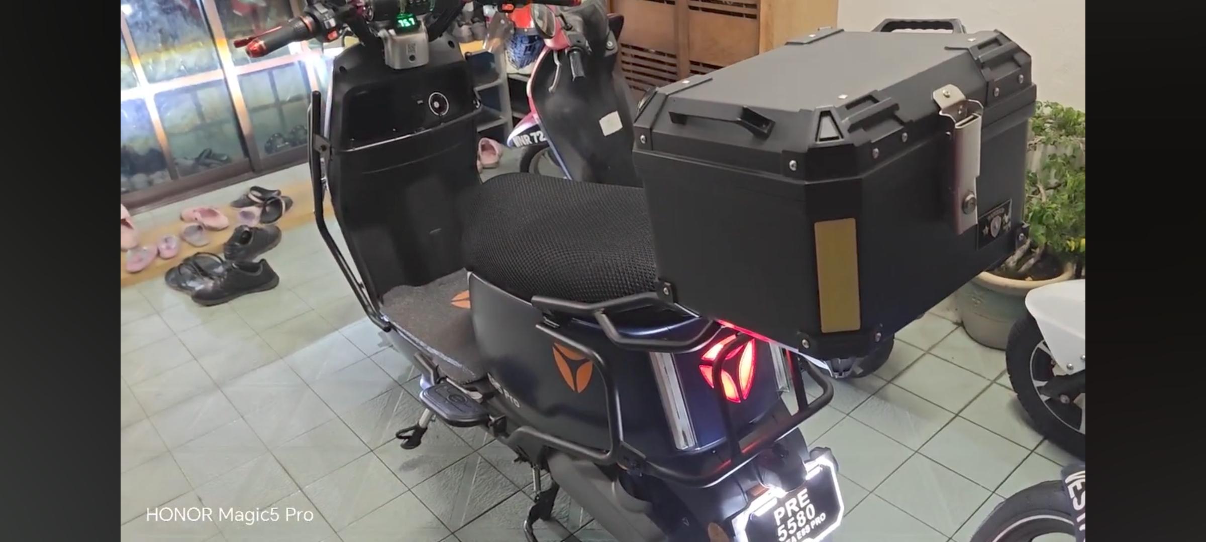 Электроскутер YADEA E8S (black) в реальных условиях использования от пользователя Владислав.