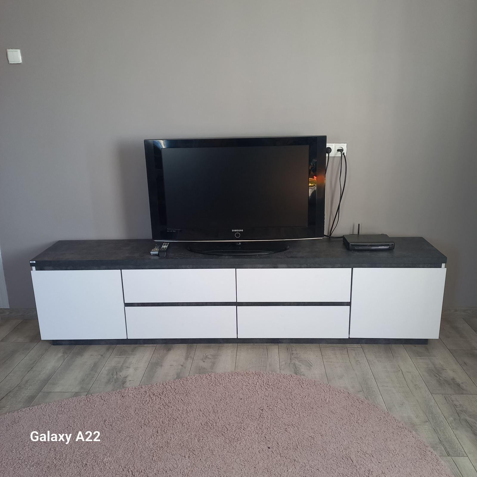Тумба під ТВ Мія бетон у реальних умовах використання від покупця Валентина.