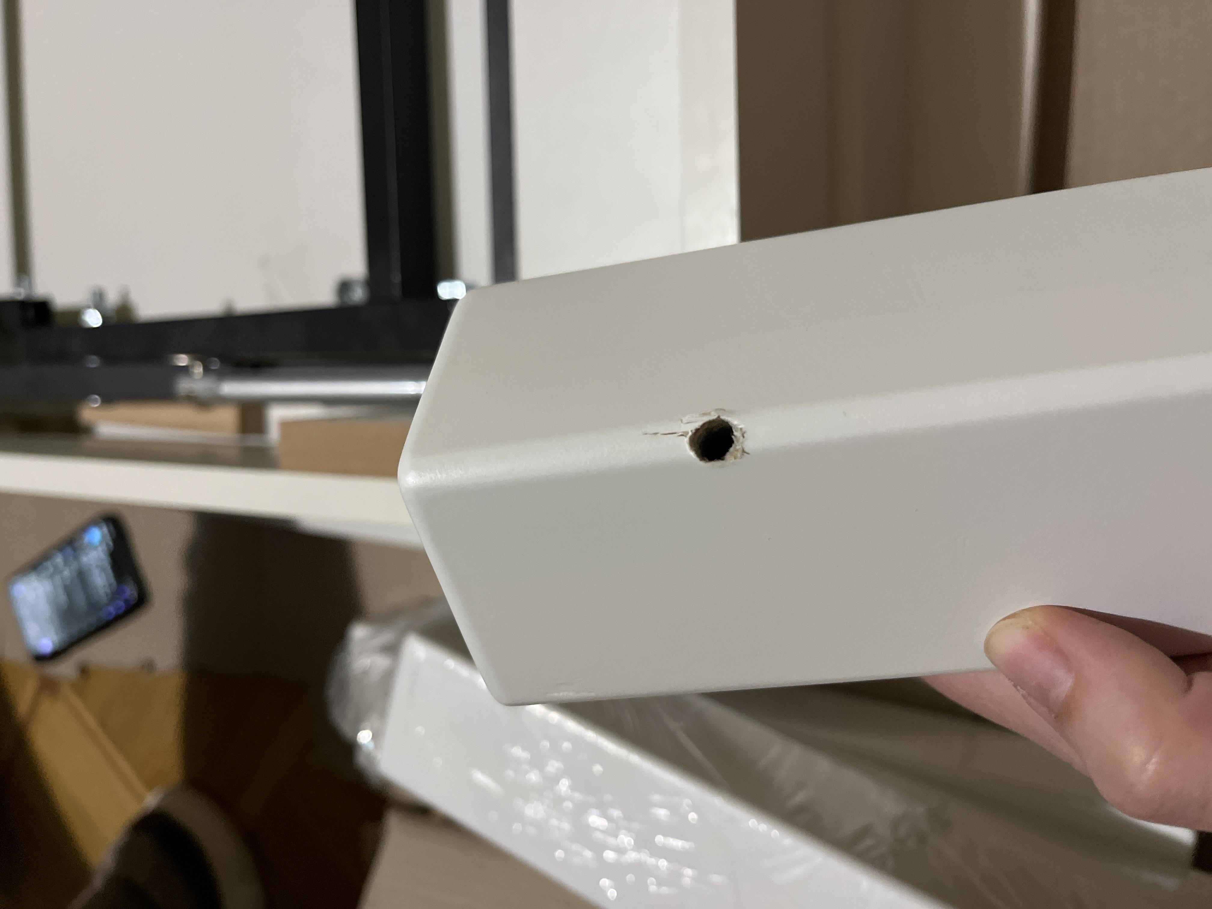 Стіл-трансформер ФЛАЙ білий у реальних умовах використання від покупця Алина.