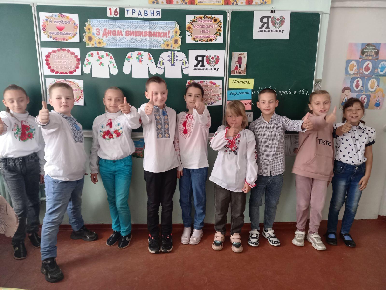 Вышиванка для девочек WP Merchandise р.116 белый с красным FWPVNGRDEM23WT116 в реальных условиях использования от пользователя Сабина.