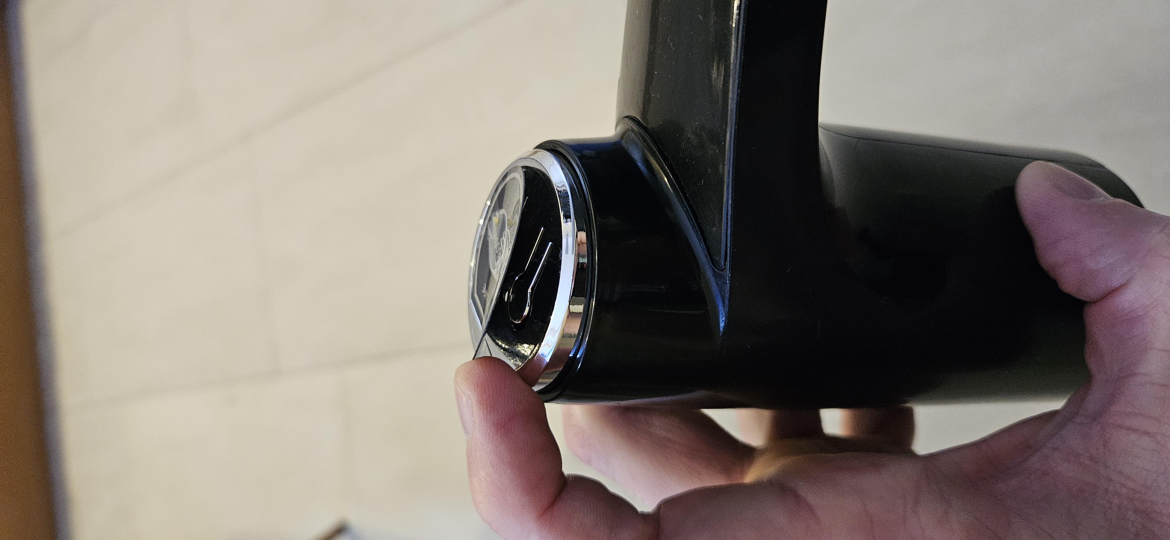 Помпа бутилированная для воды BRS электрическая Black/Purple (392091987) в реальных условиях использования от покупателя Богдан.