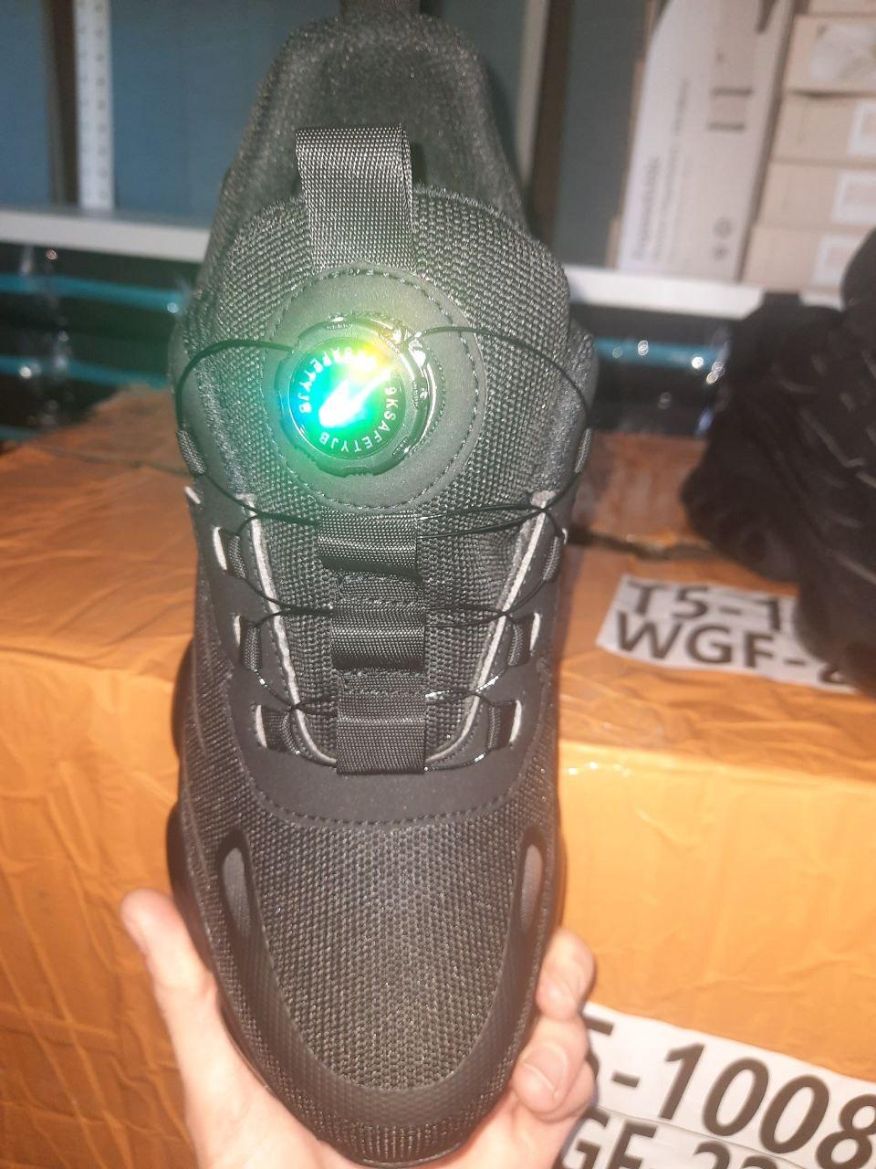 Спецобувь-кроссовки защитные с металлическим носком р. 41 27 см (26025669) в реальных условиях использования от покупателя Сергій Рура.