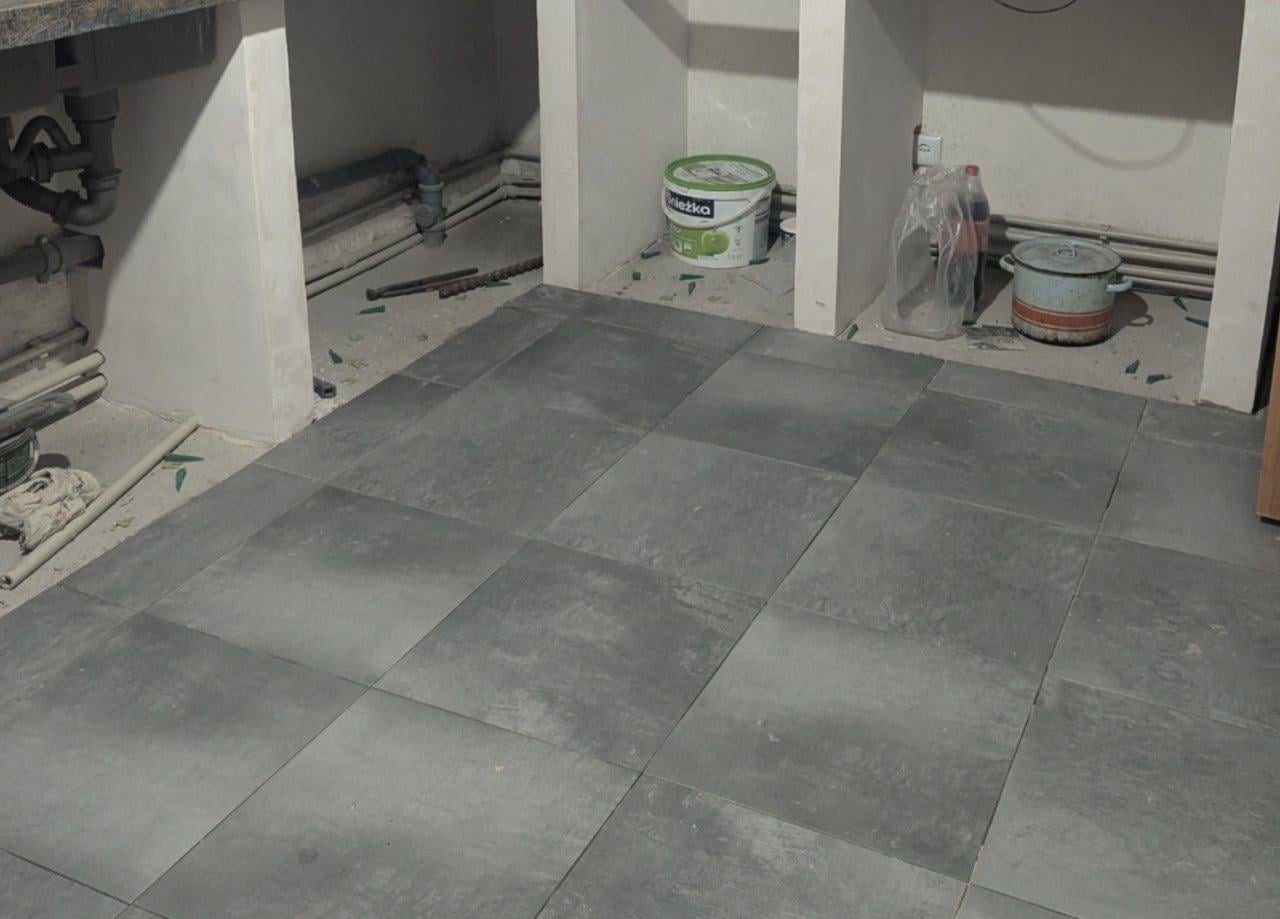 Плитка Cersanit Logan anthracite 42х42 см в реальных условиях использования от покупателя Каріна.