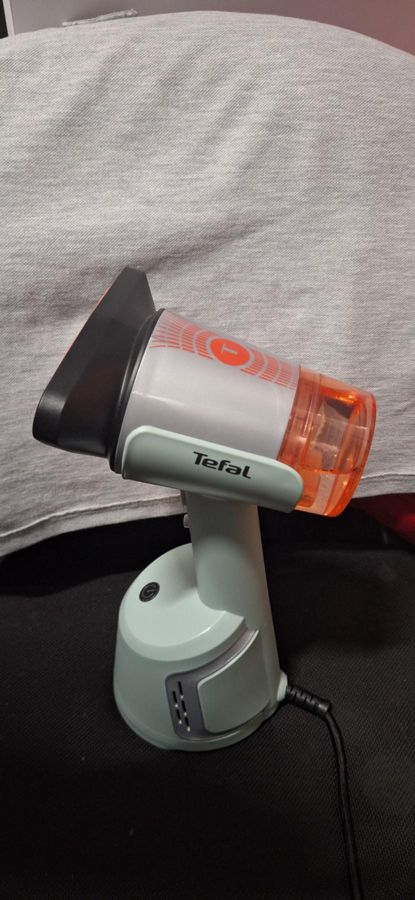 Фото: Отпариватель ручной Tefal AeroSteam DT9810F0, отправлено пользователем Галина Коваль Отпариватель ручной Tefal AeroSteam DT9810F0 в реальных условиях использования от пользователя Галина Коваль.