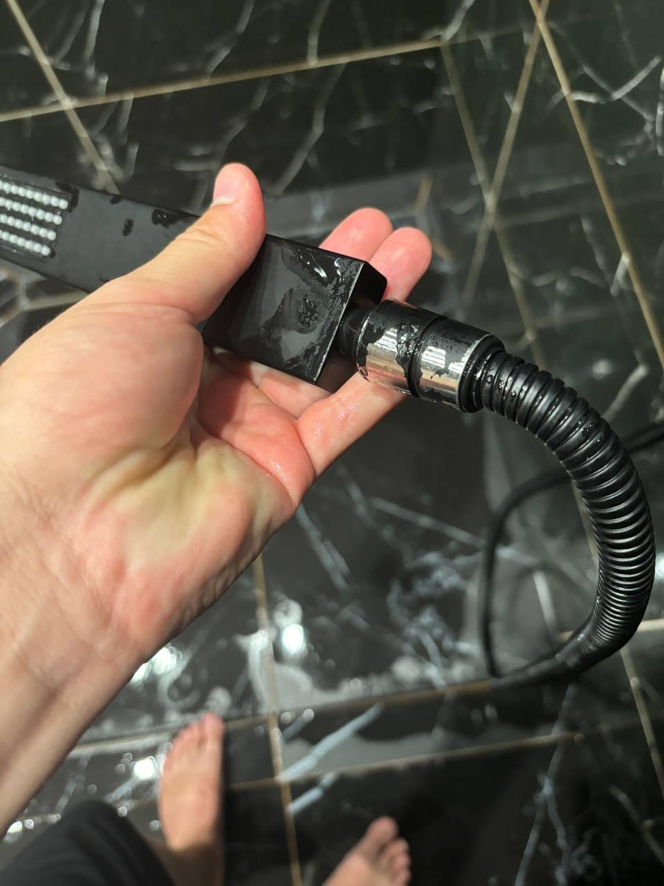 Змішувач для душу Perla SMART Чорний (PSS7704B) у реальних умовах використання від користувача Яна.