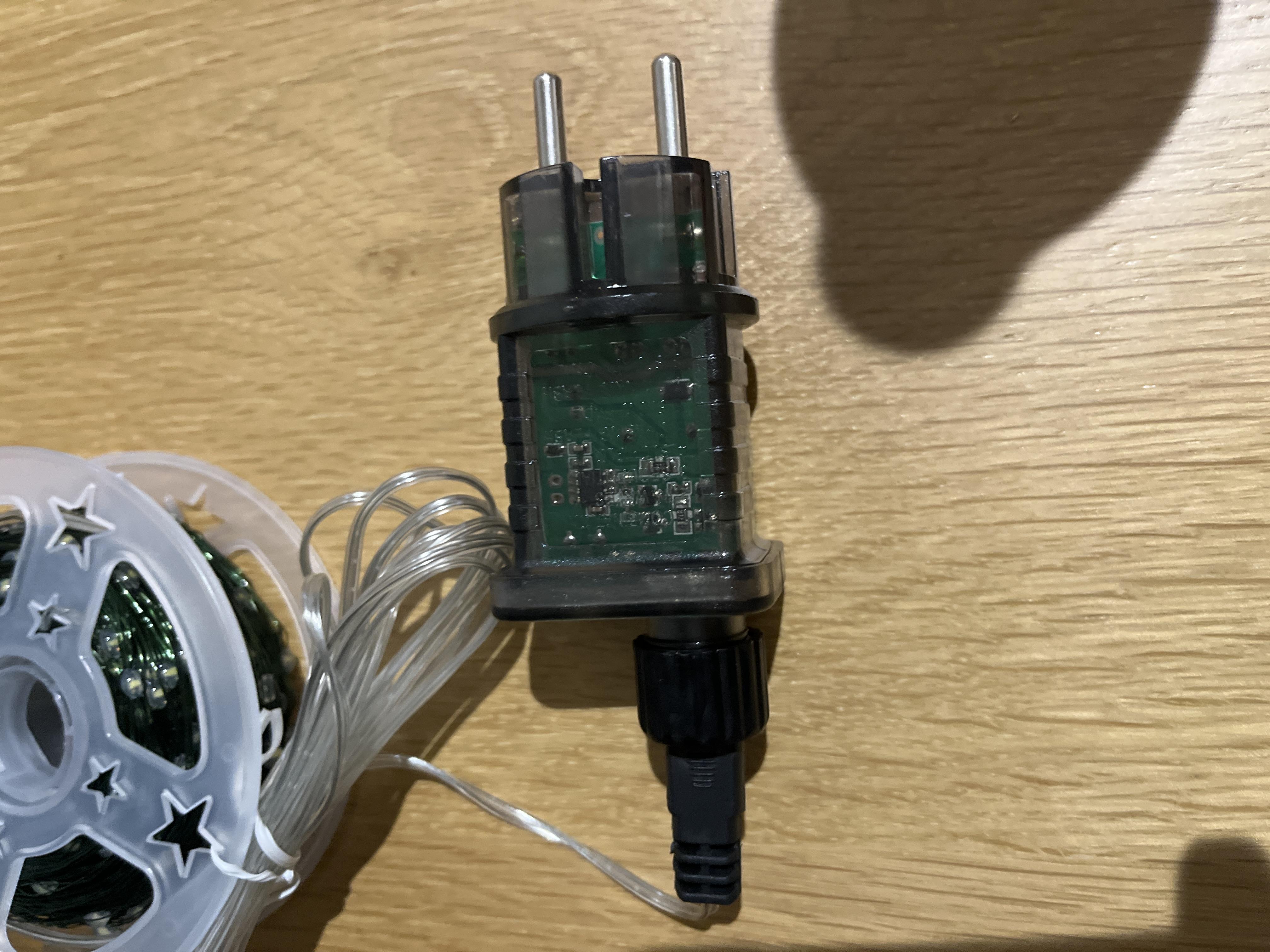 Гирлянда с пультом Роса Sofi3D 200 м 2000 Led Холодный Белый (200m-w-gr) в реальных условиях использования от покупателя Надія.