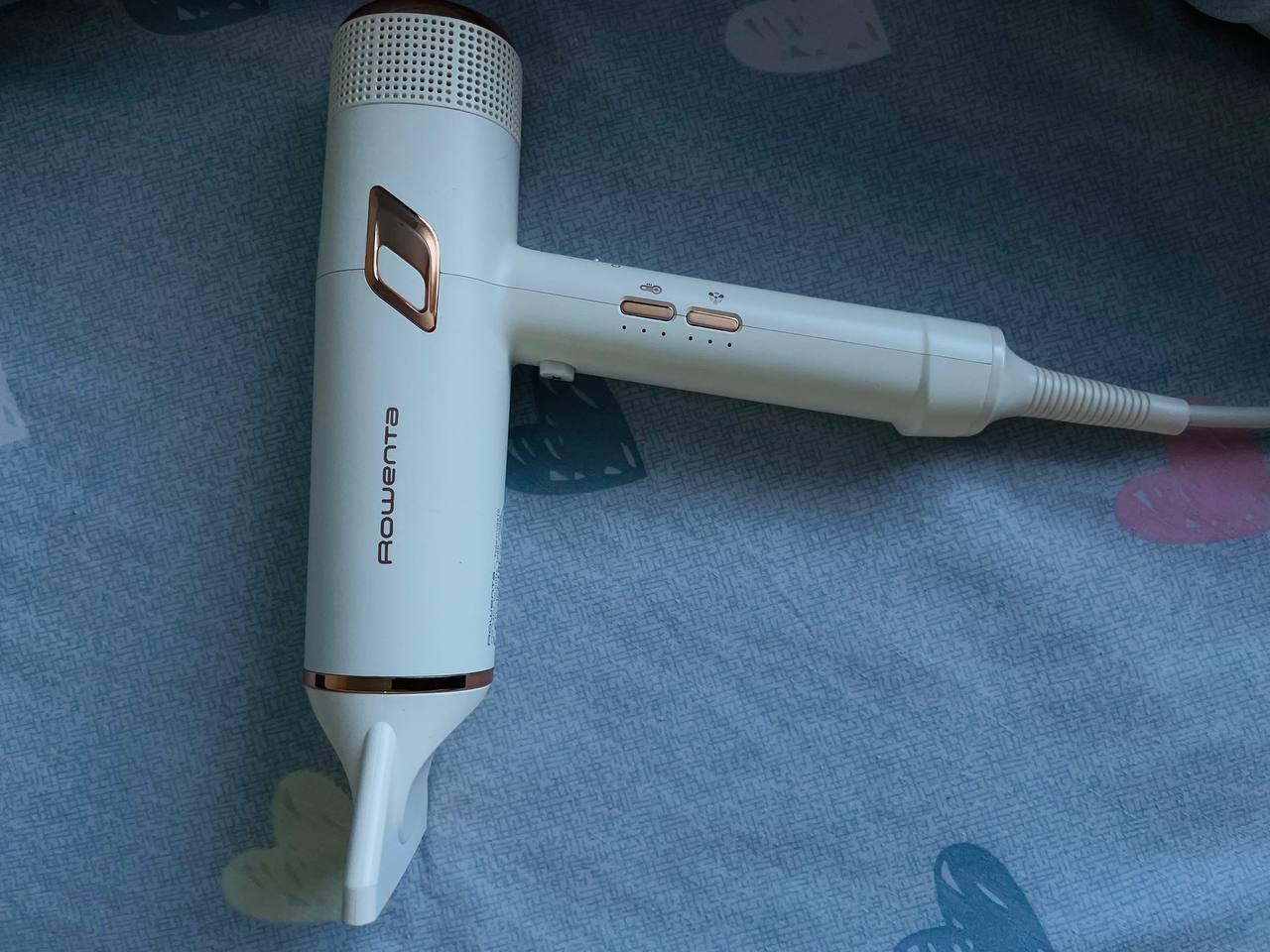 Фен Rowenta CV9910F3 в реальных условиях использования от пользователя Ілона Сидорко.