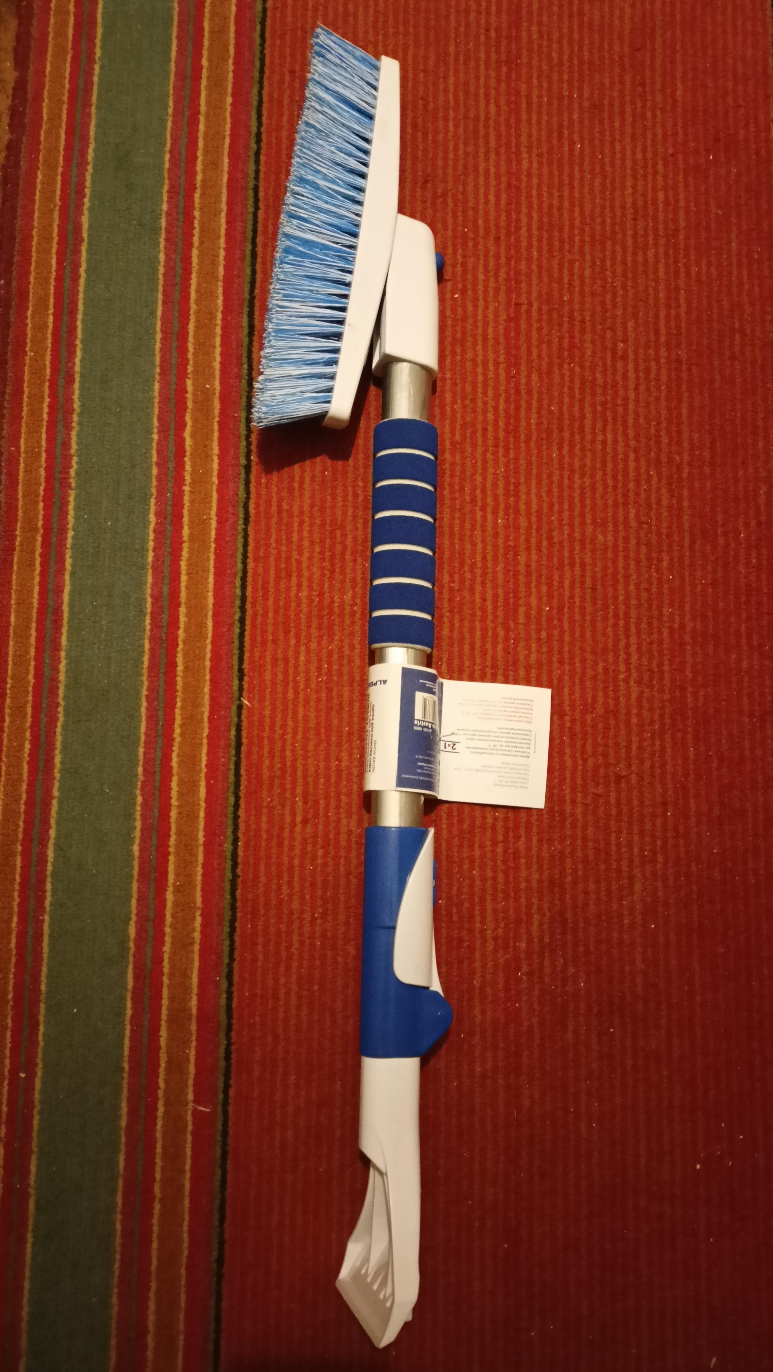 Щетка со скребком Alpen Robust Telescope в реальных условиях использования от покупателя Андрій.