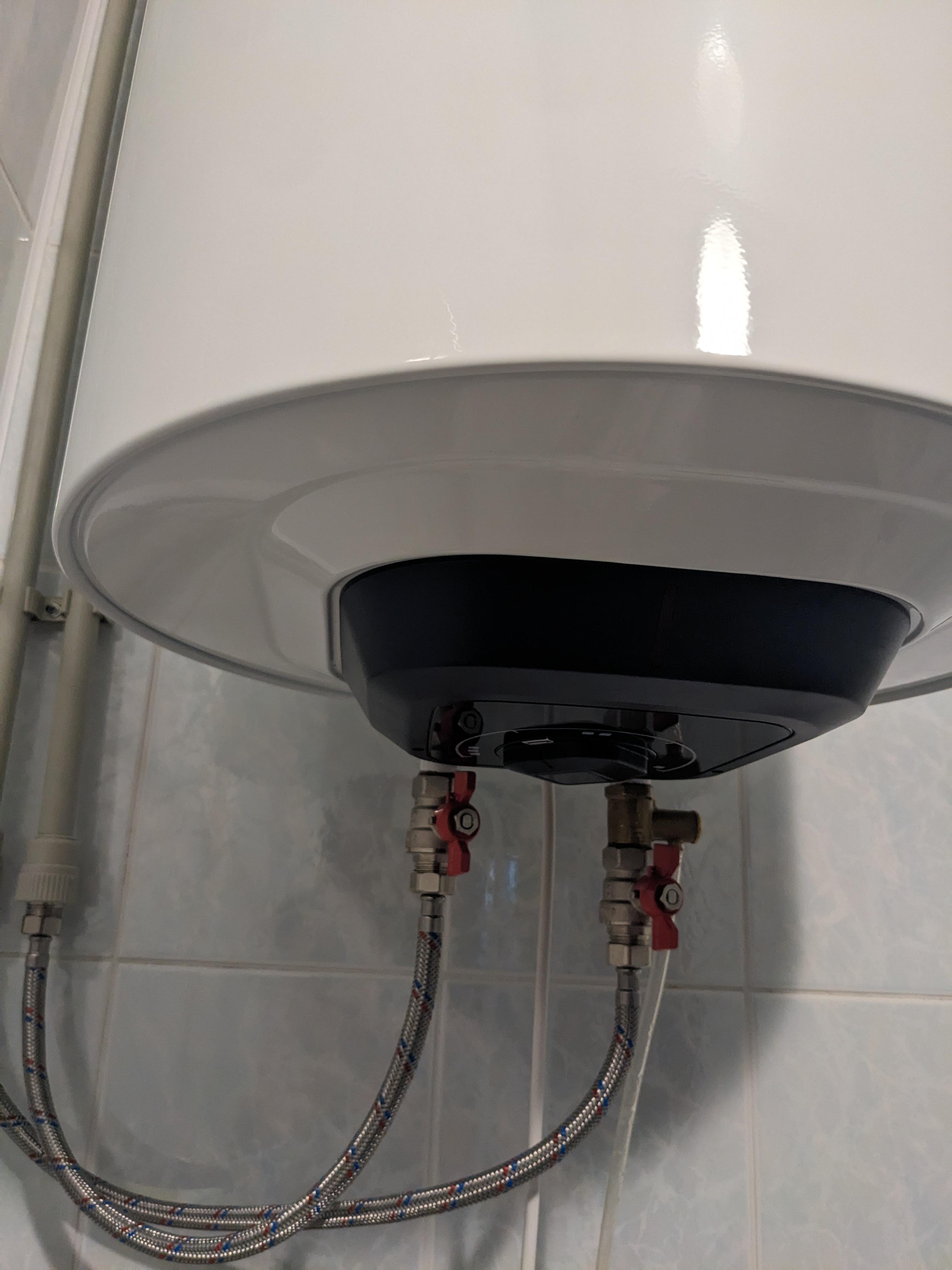 Фото: Бойлер Ariston BLU1 R 80 V 1,8K PL EU, надіслане користувачем Олександр Бойлер Ariston BLU1 R 80 V 1,8K PL EU у реальних умовах використання від користувача Олександр.