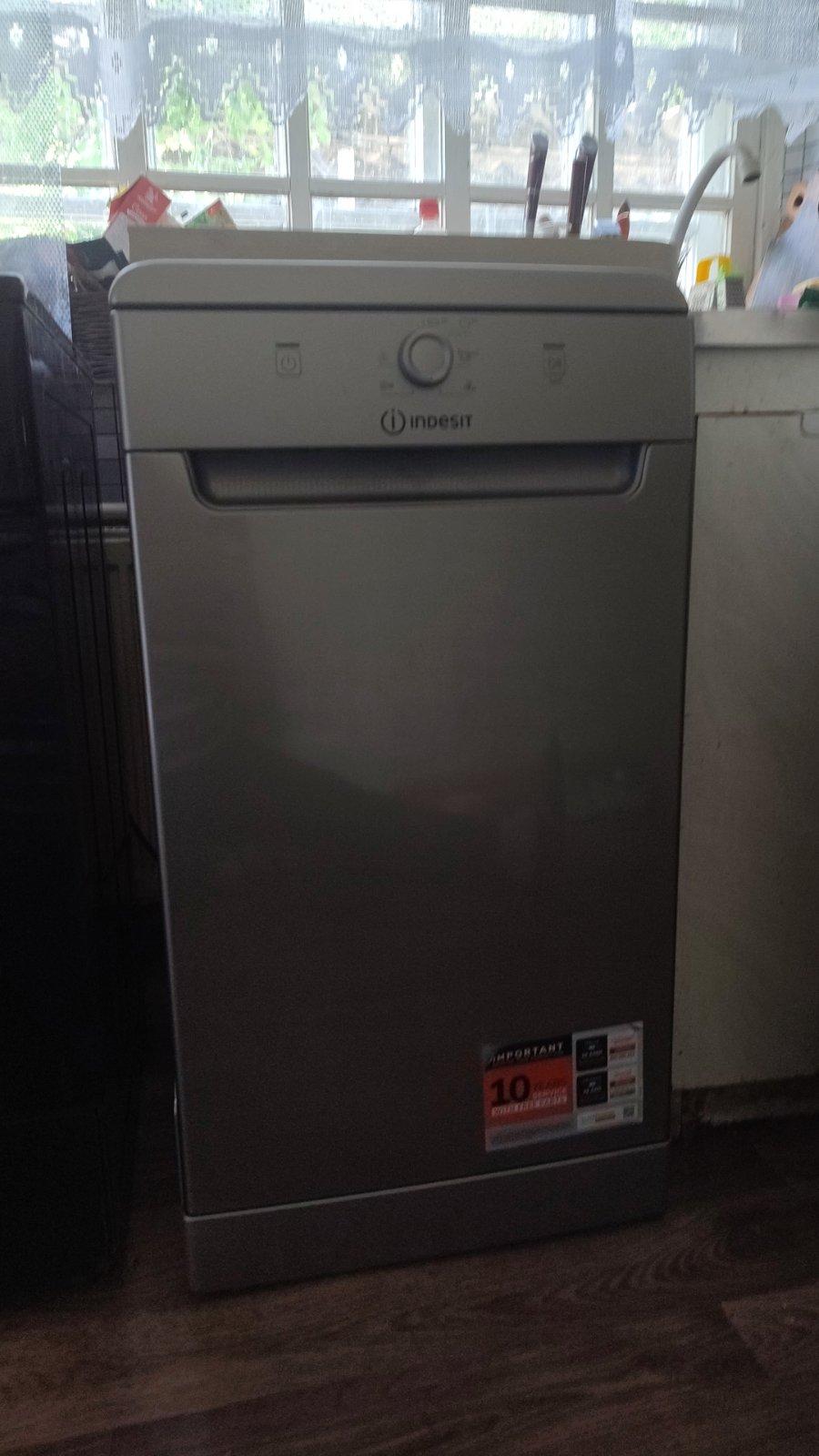 Посудомийна машина Indesit DSCFE 1B10 S RU у реальних умовах використання від покупця Юля.