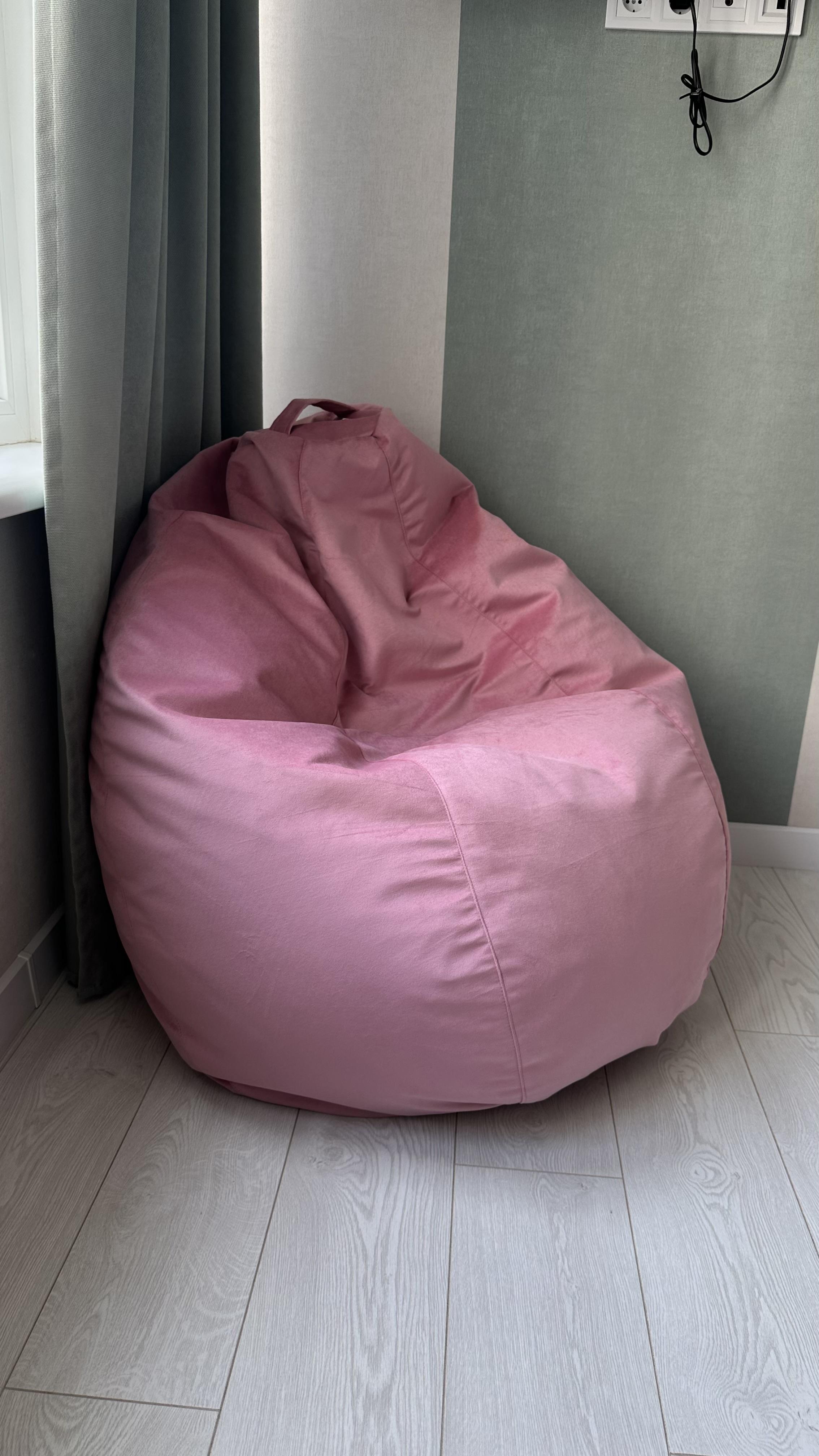 Крісло-мішок Груша з внутрішнім чохлом велюр XXXL Рожевий у реальних умовах використання від покупця Дарʼя.