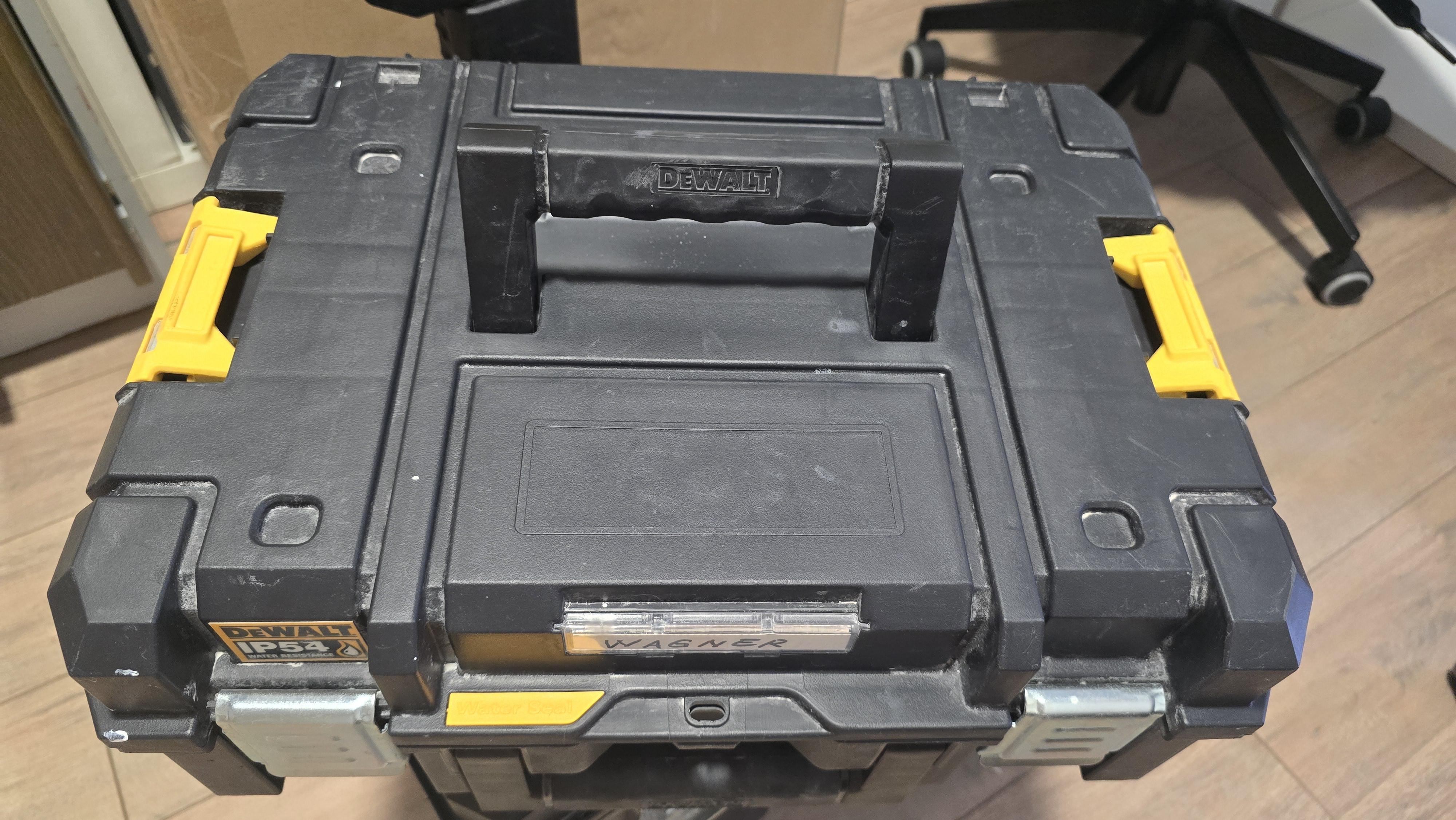 Фото: Уровень лазерный Makita 4D MAX 16 линий штатив 1 м, отправлено пользователем Сергей Уровень лазерный Makita 4D MAX 16 линий штатив 1 м в реальных условиях использования от пользователя Сергей.