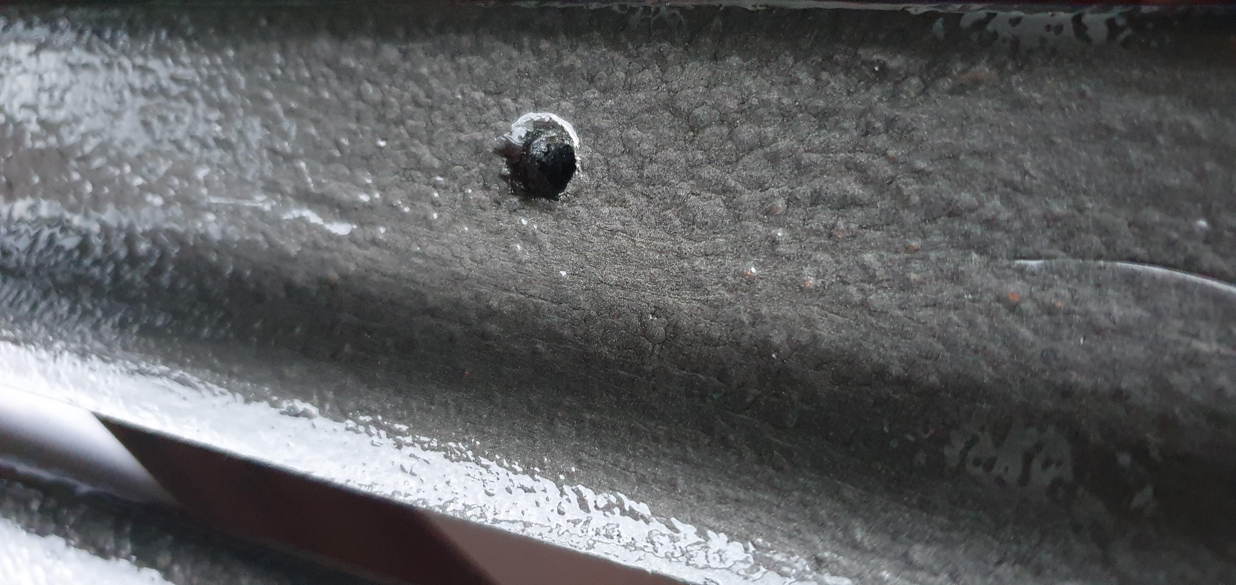 Эмаль антикоррозионная молотковая КОРАБЕЛЬНА 2 л Черный No101 (1378961748) в реальных условиях использования от пользователя Аліна Волкова.