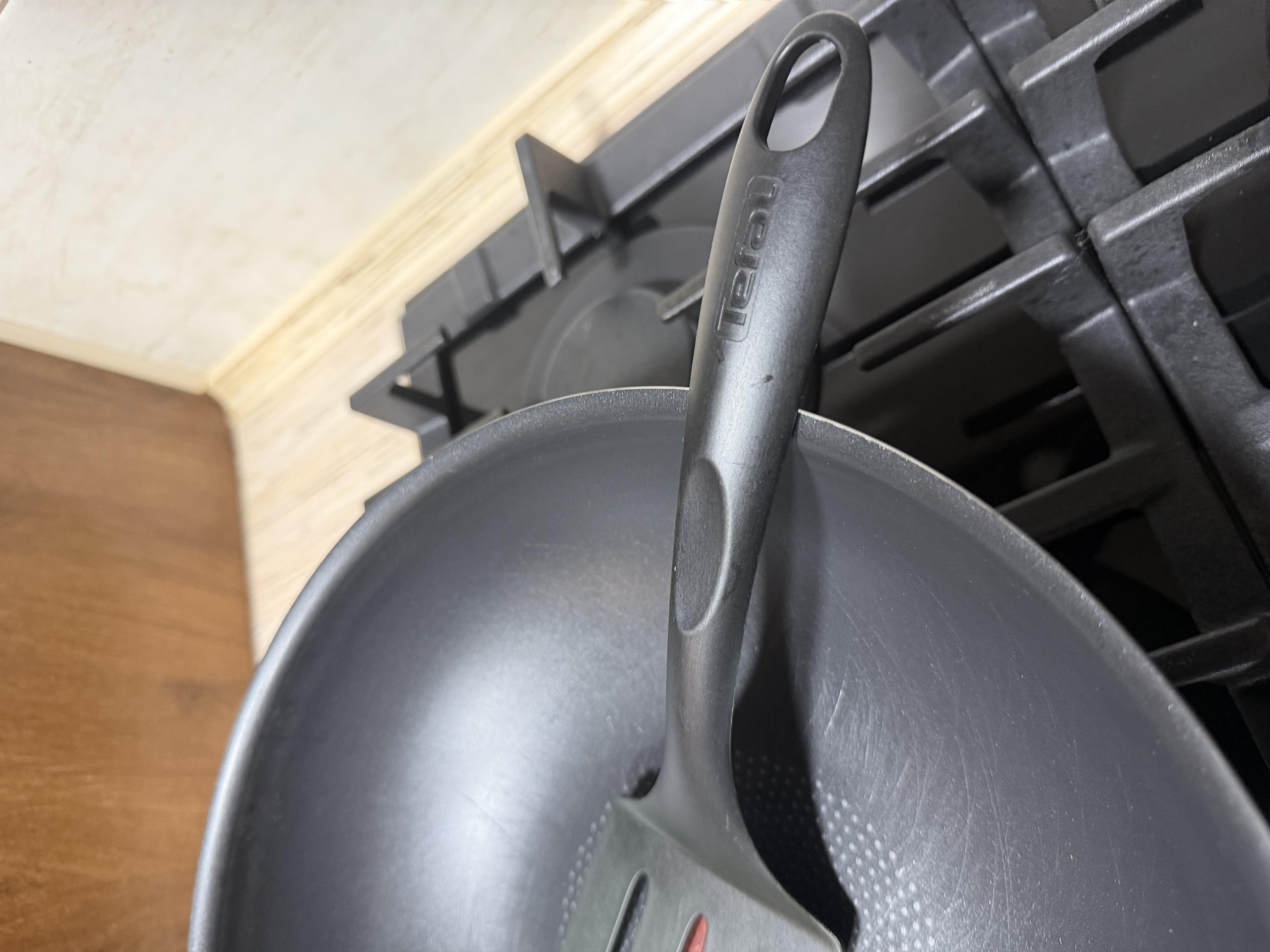 Фото: Сковорода wok Tefal XL Intense 28 см C3841953, отправлено пользователем Кирилл Сковорода wok Tefal XL Intense 28 см C3841953 в реальных условиях использования от пользователя Кирилл.