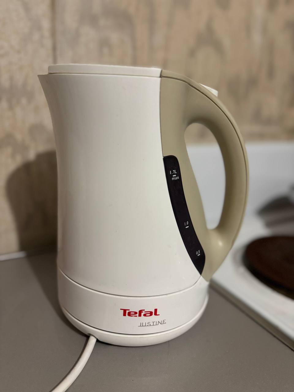 Електрочайник Tefal BF560140 у реальних умовах використання від користувача Ірина.