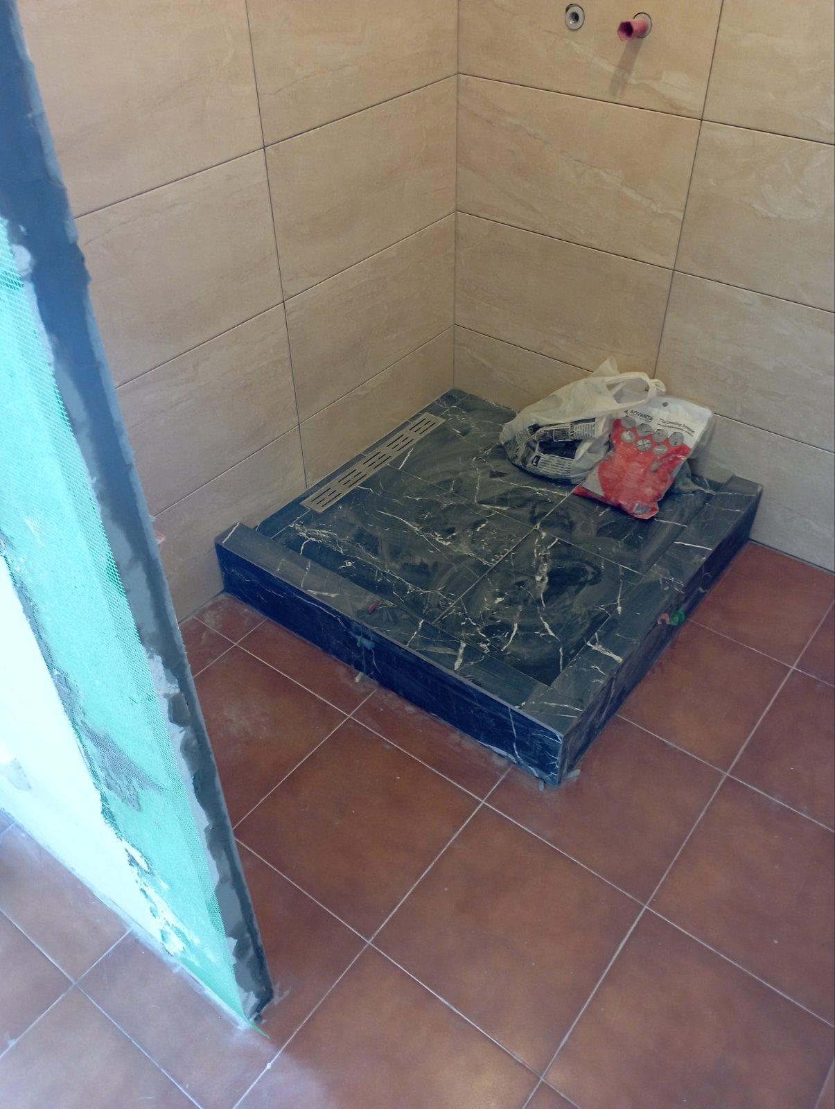 Плитка Allore Group Marquina Black F P NR Mat 47x47 см у реальних умовах використання від покупця Макс.
