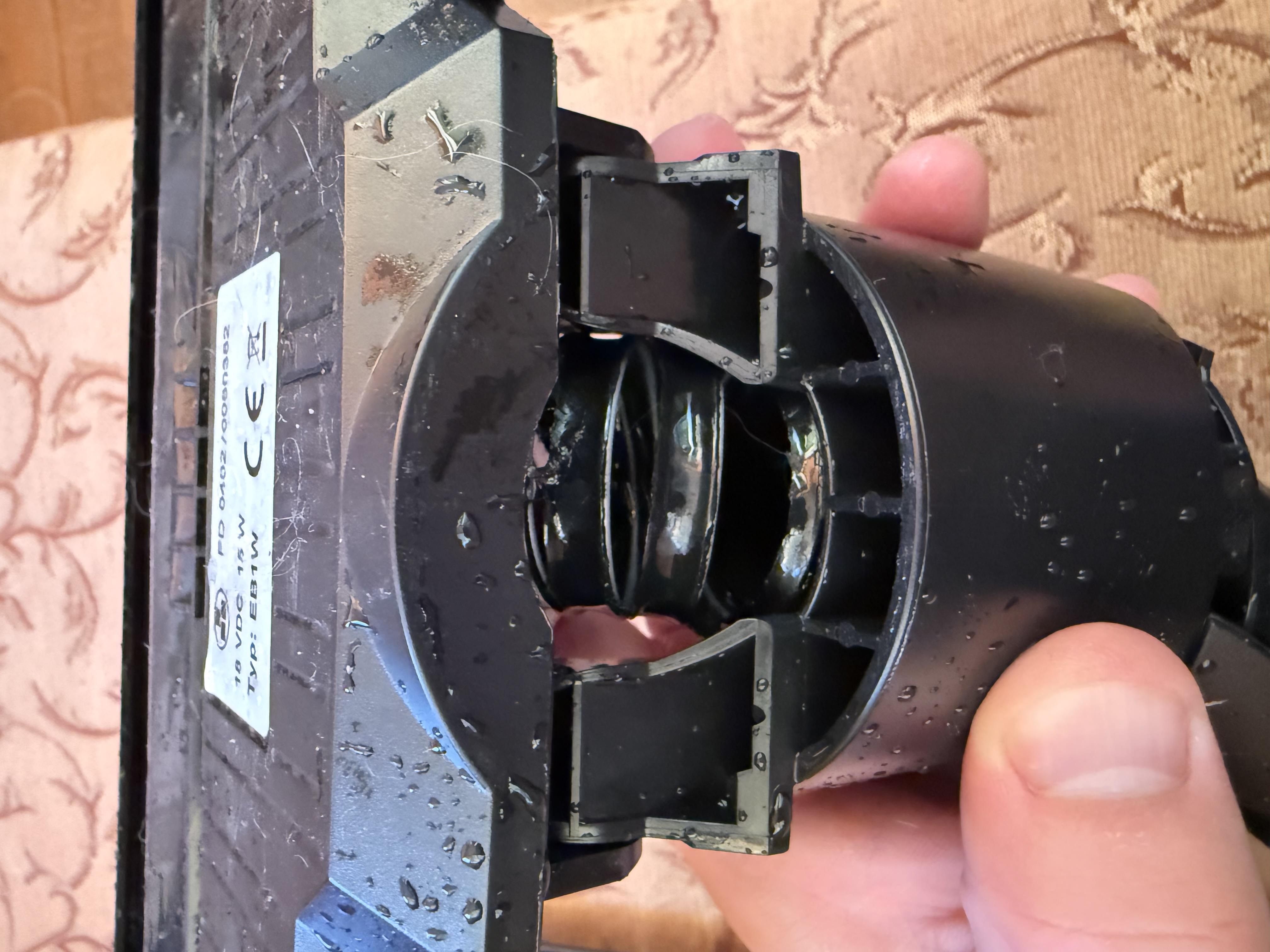 Фото: Пылесос Bosch BBS611LAG black/blue, отправлено пользователем Артур Пылесос Bosch BBS611LAG black/blue в реальных условиях использования от пользователя Артур.