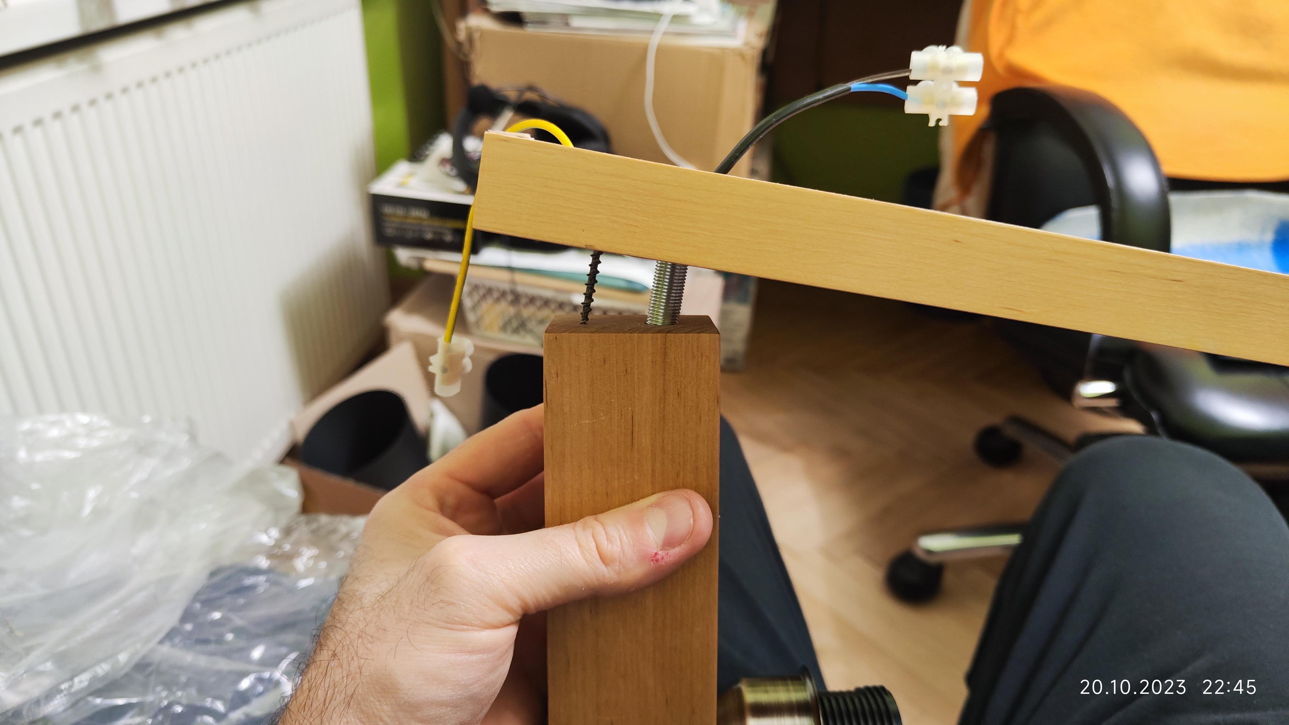 Бра Геотон Крона СТ180-Б1 1x60 Вт E27 дерево светлое 48744 в реальных условиях использования от пользователя Роман.