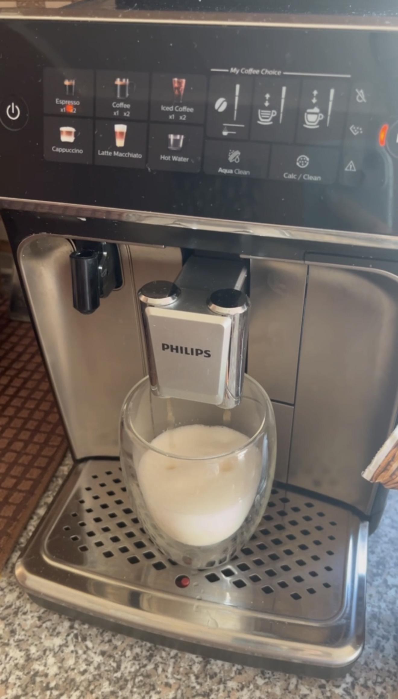 Кофемашина Philips EP3347/90 в реальных условиях использования от пользователя Марія.