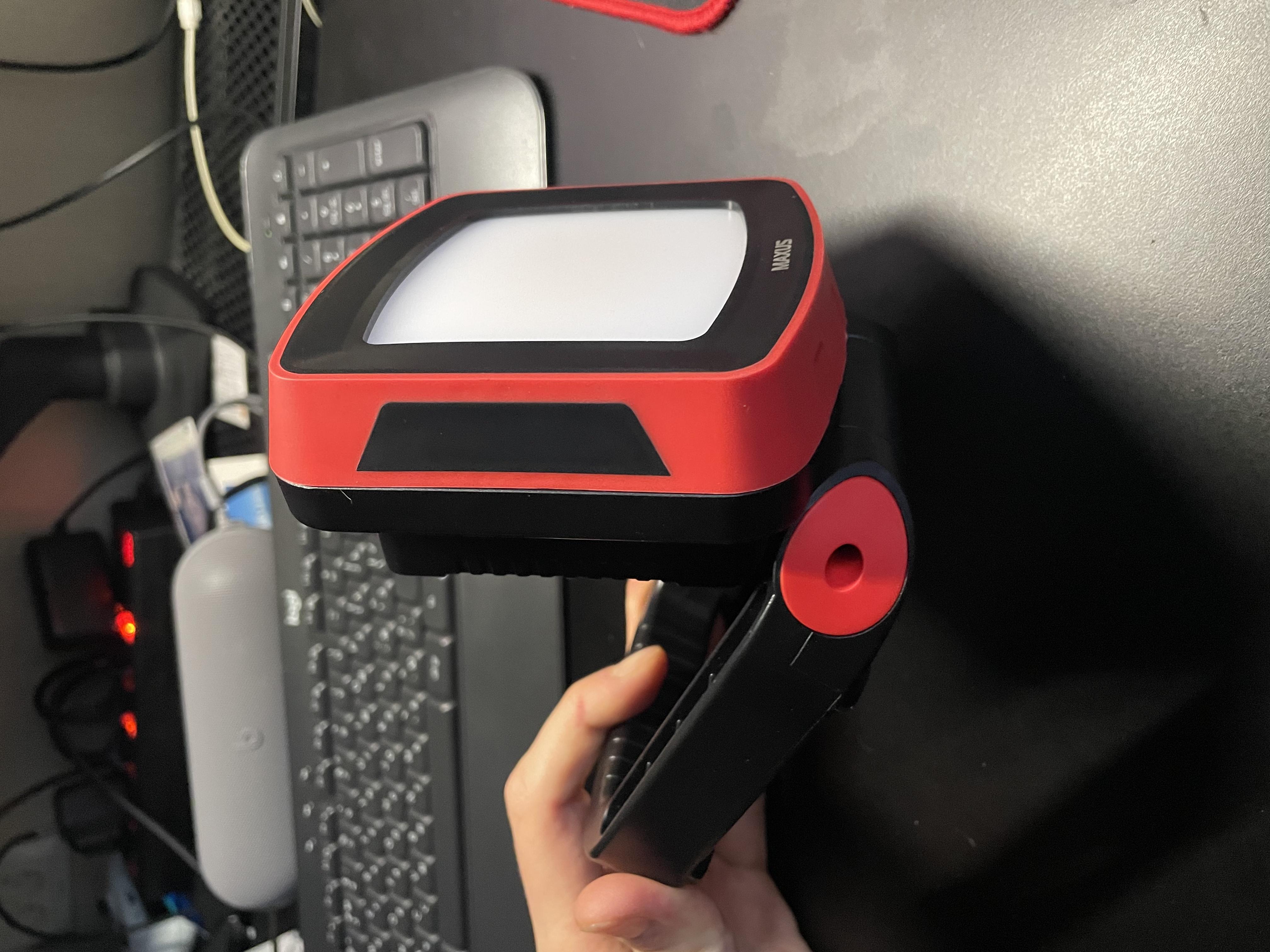 Фонарь прожекторный Maxus Portable Emergency LED Light MAX-8W-RED-EM в реальных условиях использования от покупателя Олександр.