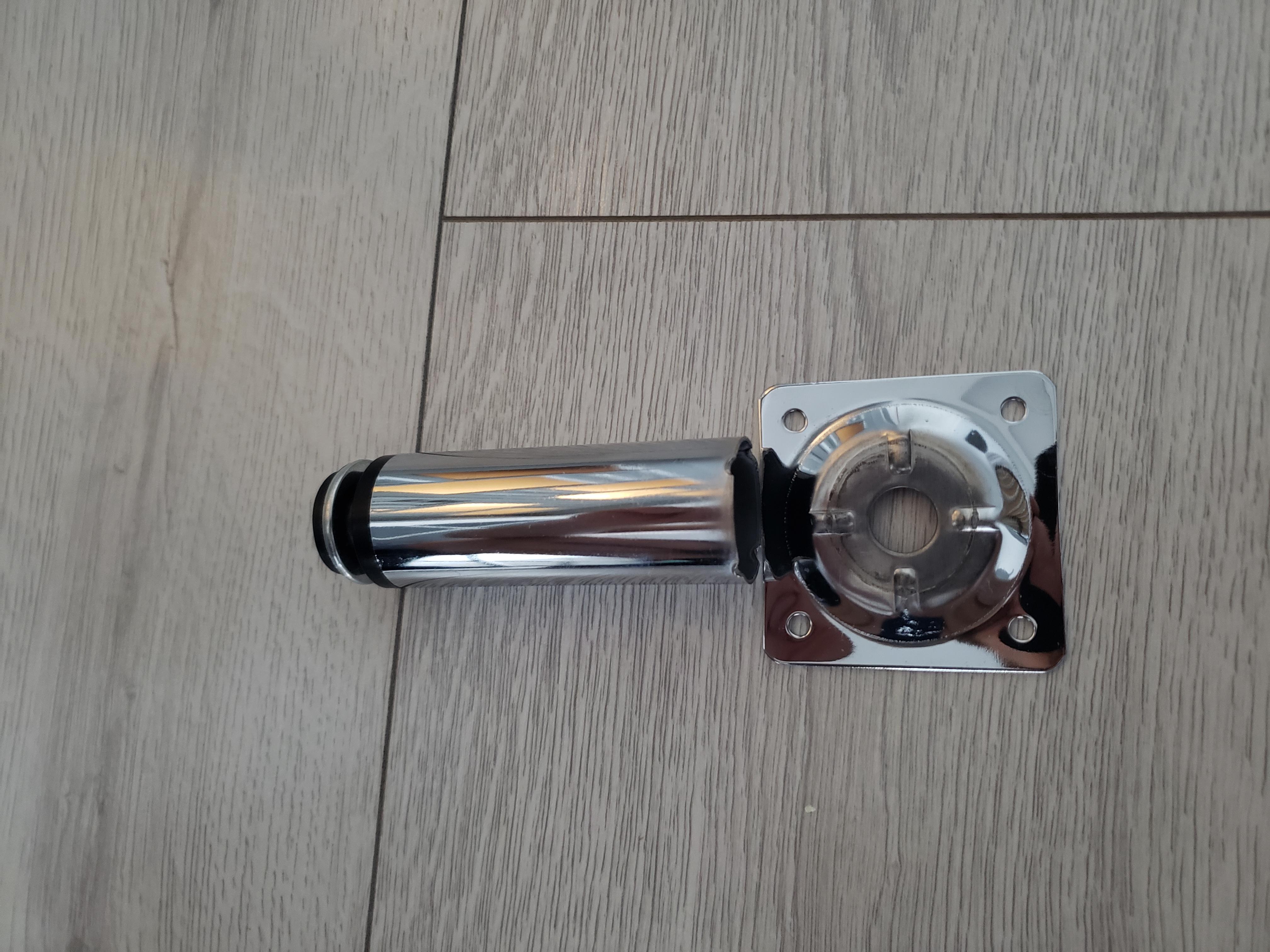 Меблева ніжка DC d30x100 мм хром у реальних умовах використання від покупця Володимир.