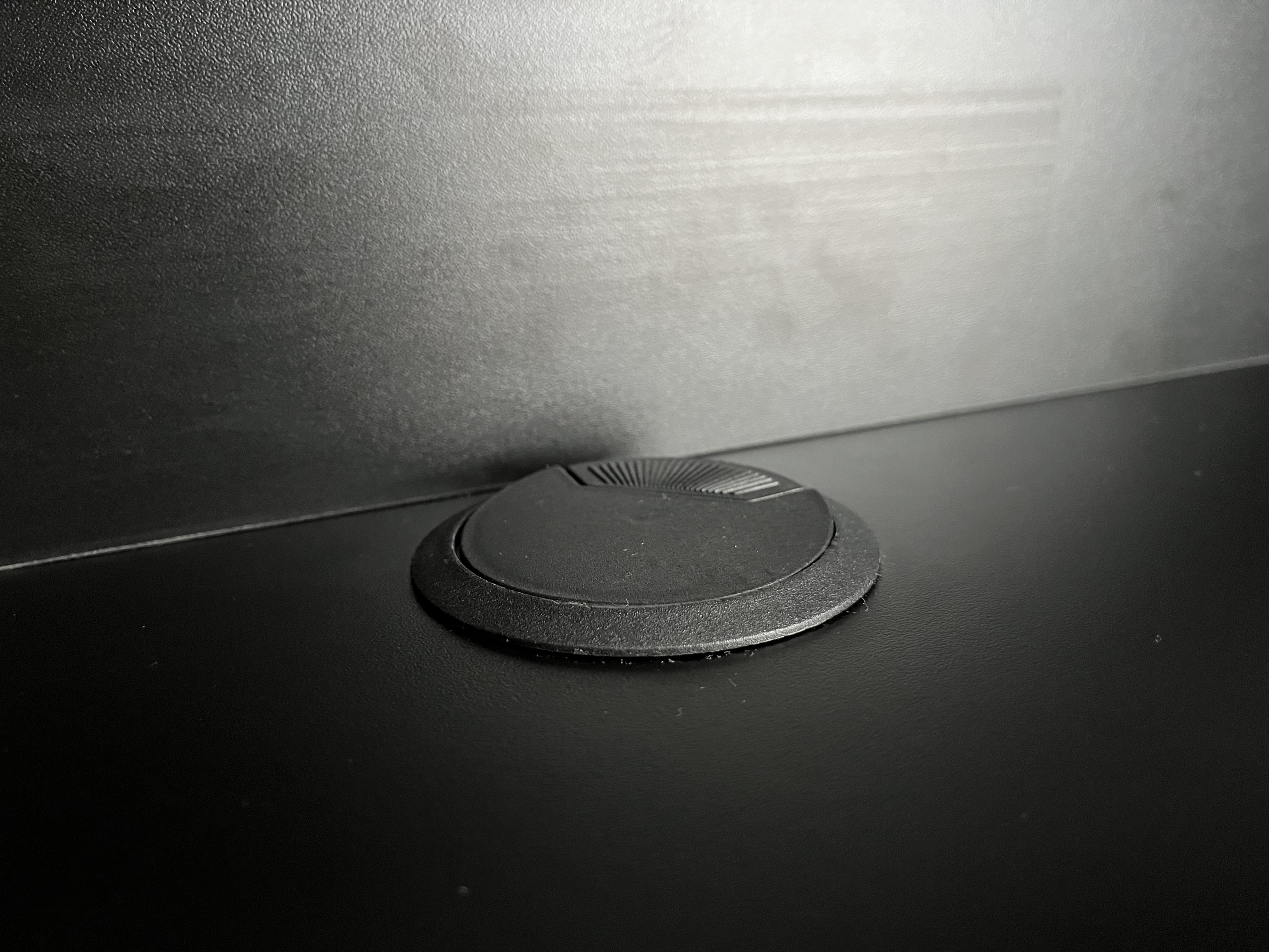 Компьютерный стол с LED подсветкой/шкафчиком и выдвижным ящиком (MS313) в реальных условиях использования от пользователя Наталія.