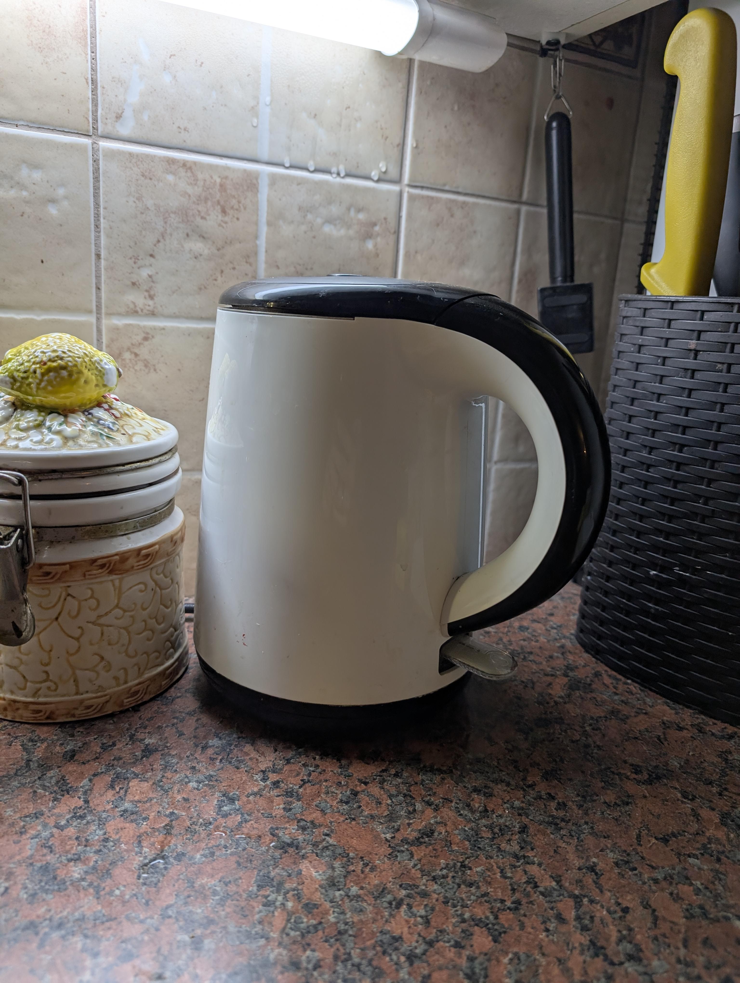 Электрочайник Tefal KO261130 в реальных условиях использования от пользователя Ярослав.