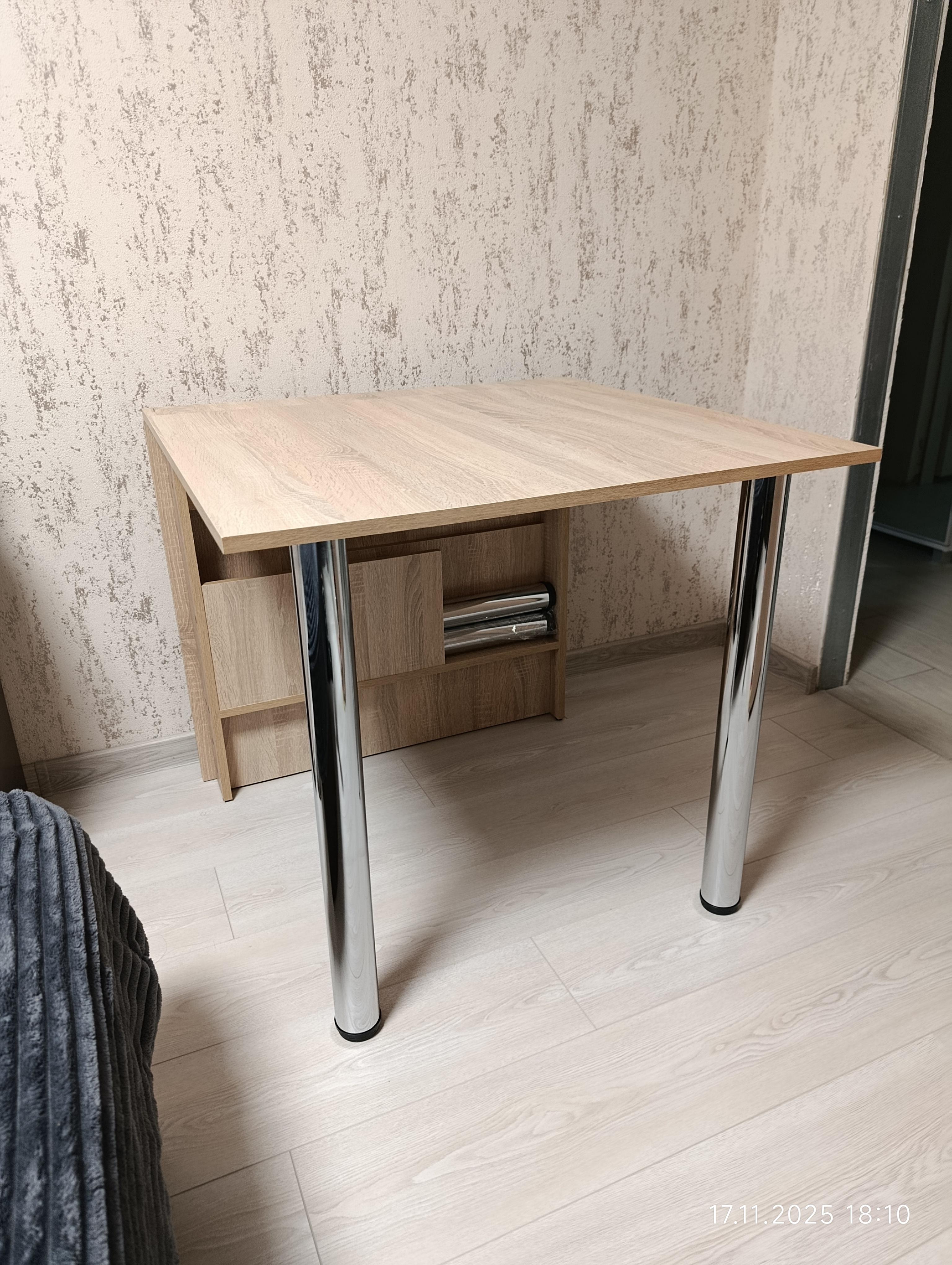 Розкладний стіл-книжка Святковий Дуб сонома (9338421) у реальних умовах використання від покупця Вікторія.