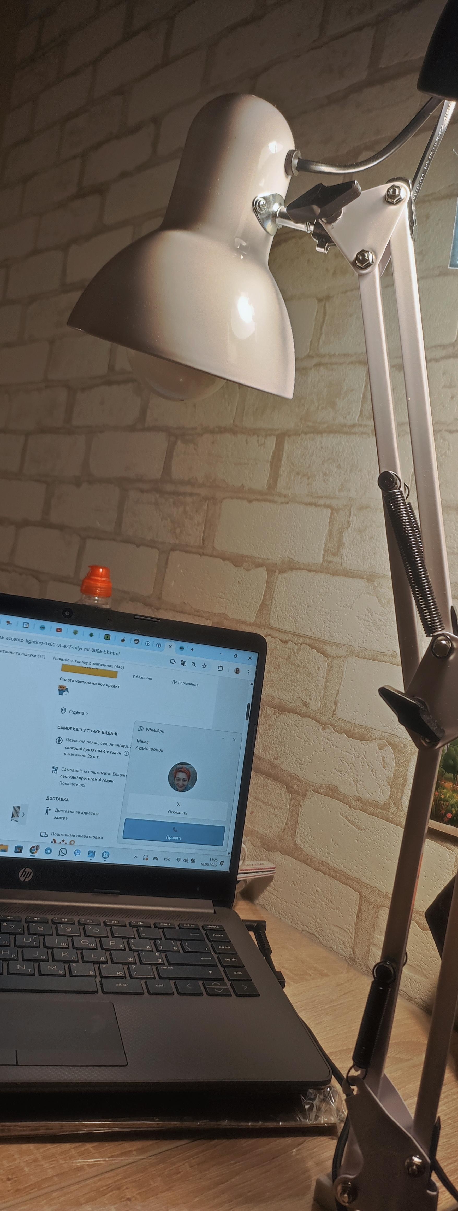 Настільна лампа Accento lighting 1x60 Вт E27 білий ML-800A-BK у реальних умовах використання від покупця Алена.