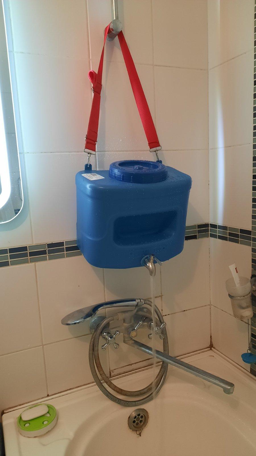 Умывальник Litolan с нержавеющим краном AISI 304 и мыльницей 10 л Синий в реальных условиях использования от покупателя Олексій.