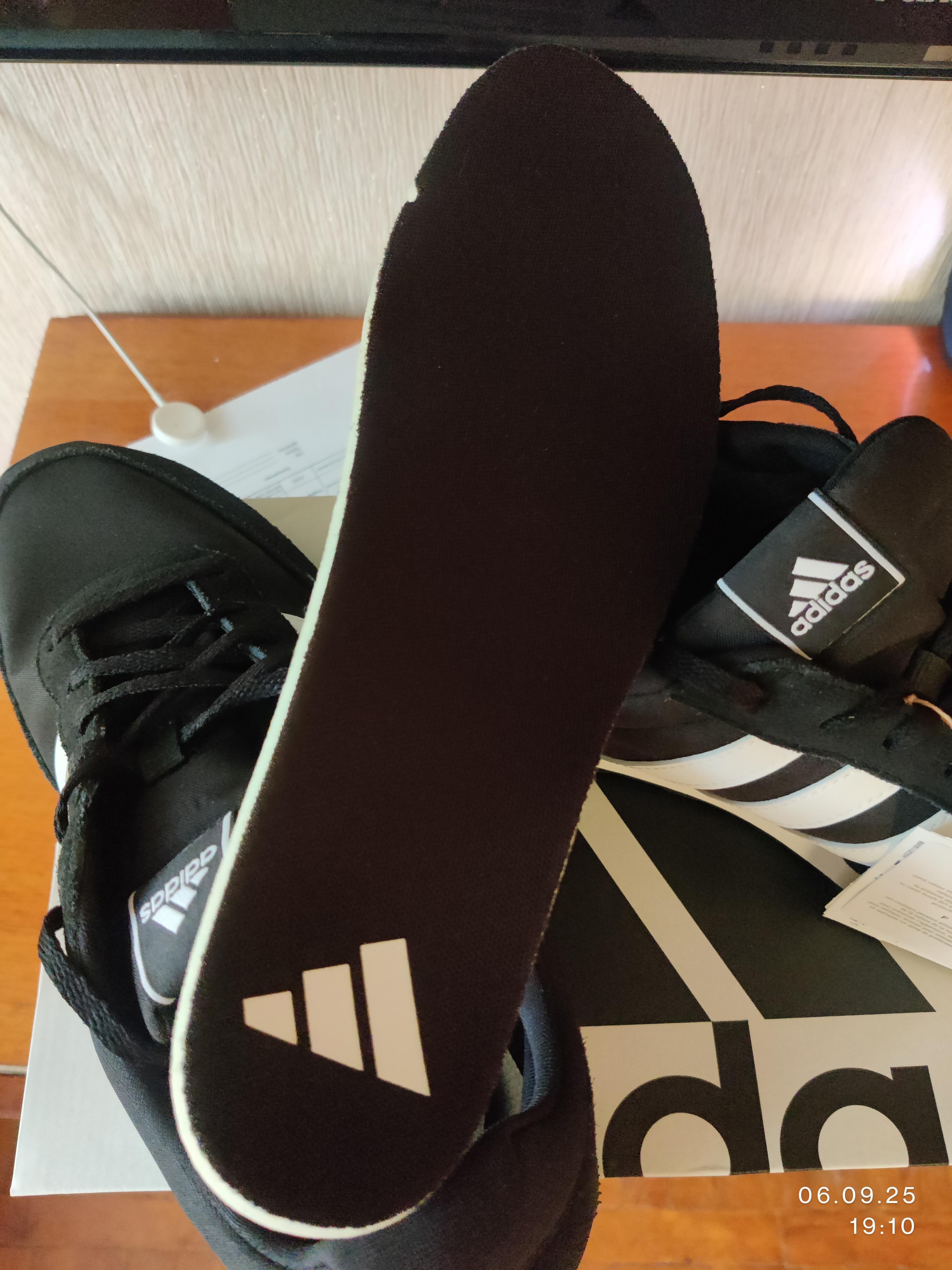 Кросівки чоловічі демісезонні Adidas RUN 60S 3.0 IE3826 р.45 1/3 чорні у реальних умовах використання від користувача Андрій Стахурський.