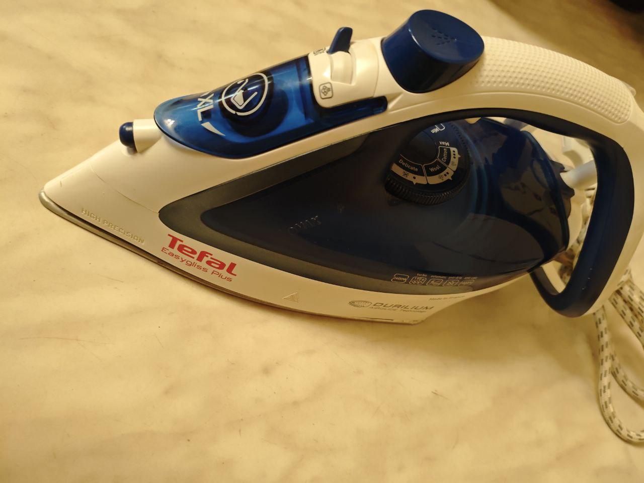 Фото: Утюг Tefal Easygliss Plus FV5715Е0, отправлено пользователем Оксана Близнюк Утюг Tefal Easygliss Plus FV5715Е0 в реальных условиях использования от пользователя Оксана Близнюк.