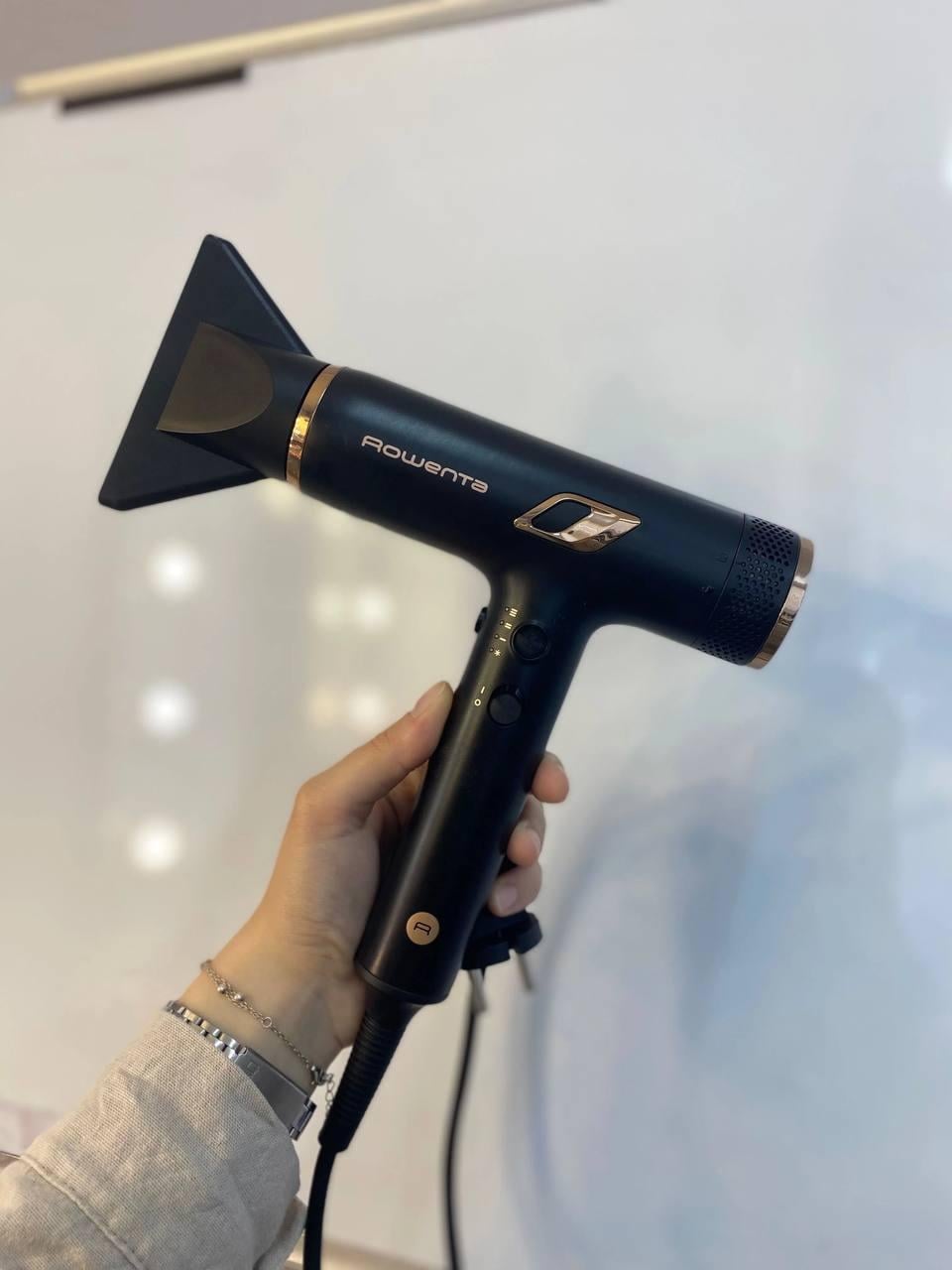 Фен Rowenta Nano HY8310F0 в реальных условиях использования от пользователя Ольга Демида.