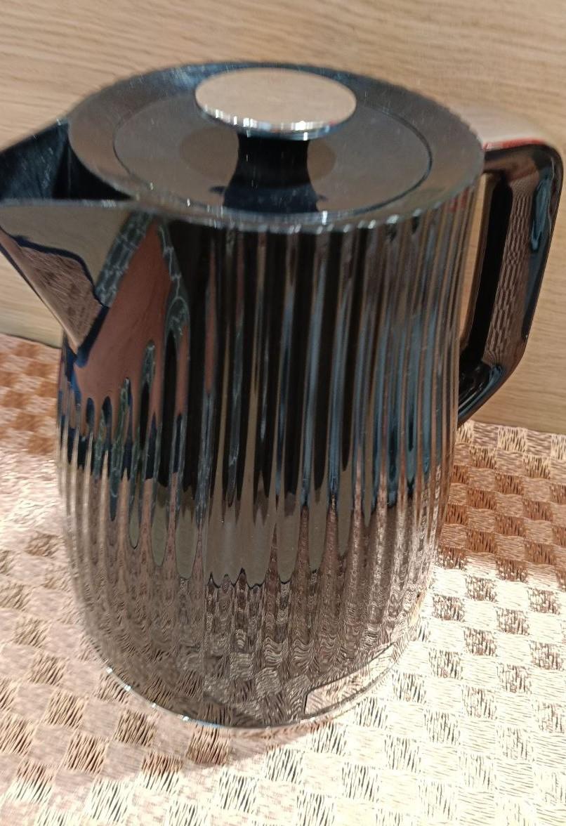 Электрочайник Tefal Loft KO250830 в реальных условиях использования от пользователя Надія Борисюк.