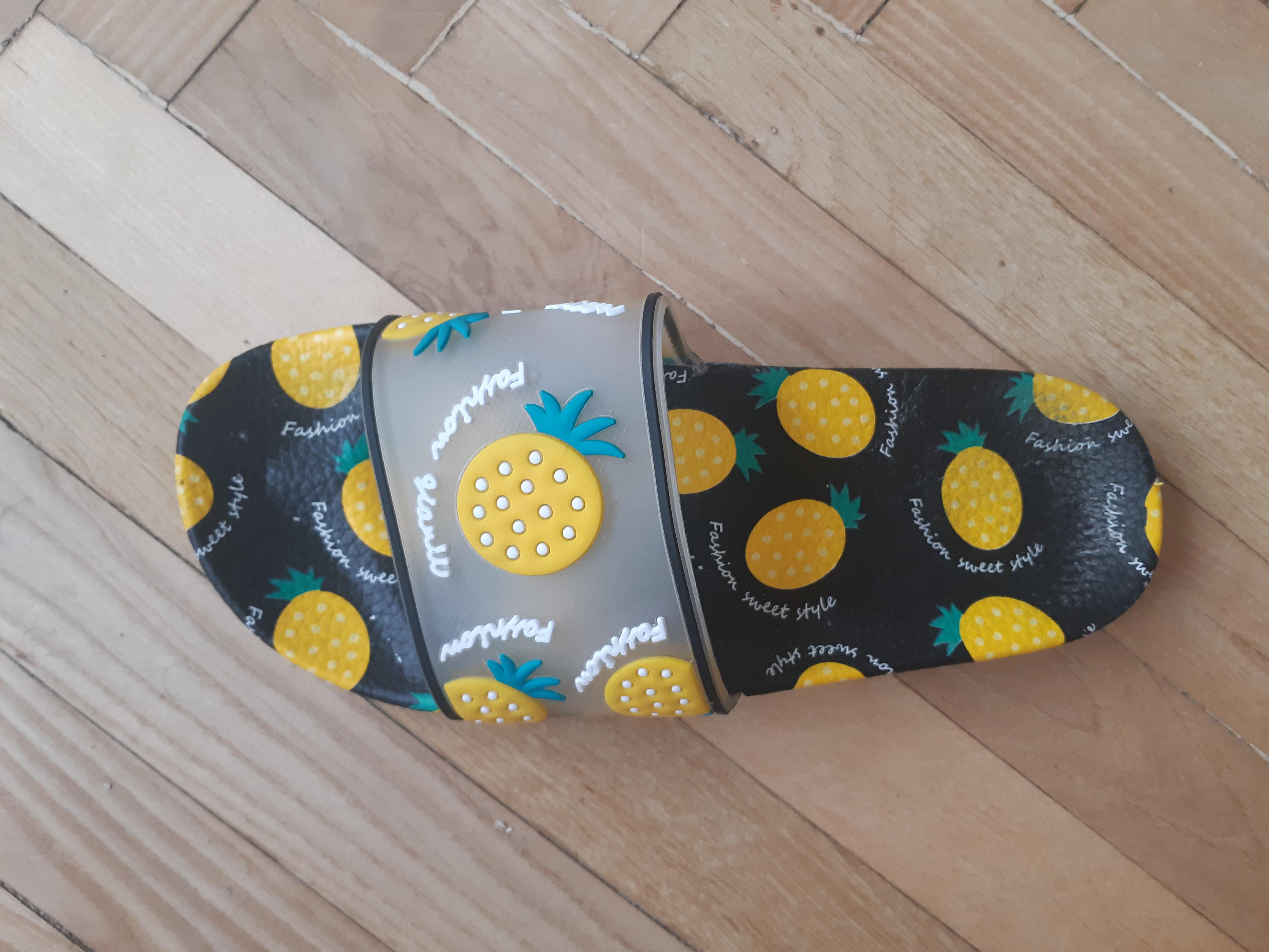 Шлепанцы Luna Pineapples р.36 черный с принтом в реальных условиях использования от покупателя Марина.