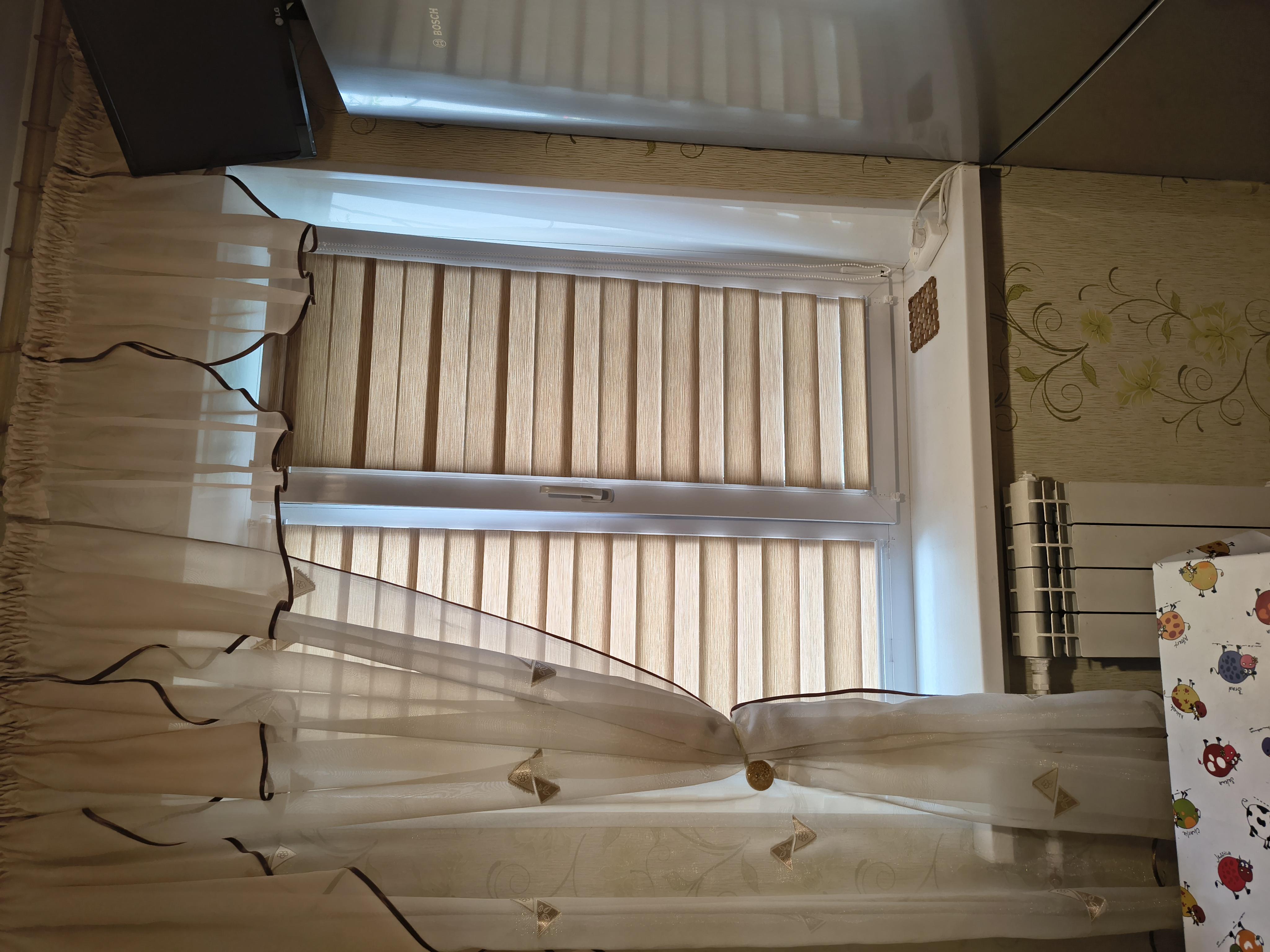 Фото: Штора рулонная день-ночь Bella Vita с жилкой MA-1 70x160 см кремовая, отправлено пользователем Володимир Штора рулонная день-ночь Bella Vita с жилкой MA-1 70x160 см кремовая в реальных условиях использования от пользователя Володимир.